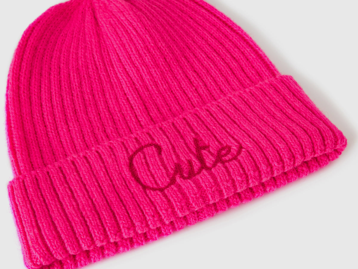 Gorra con bordado