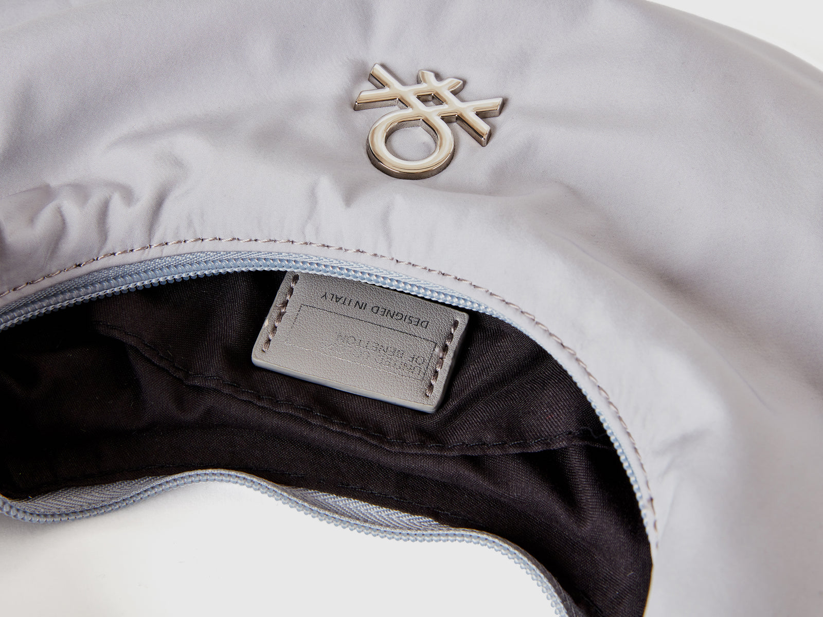 Borsa a spalla a mezzaluna da donna grigio chiaro 3 | Benetton Outlet