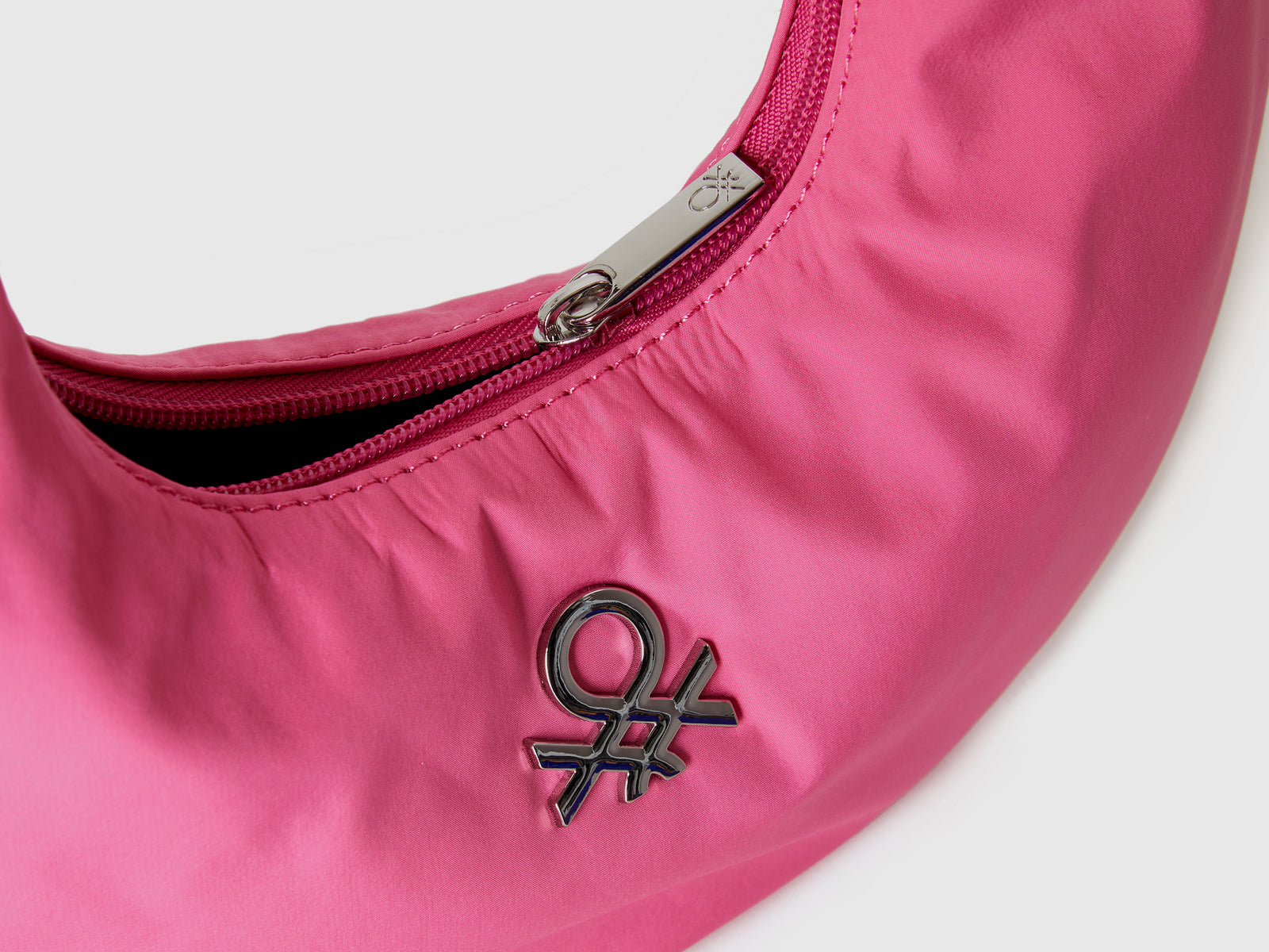 Bolso de hombro de media luna da donna ciclamino 3 | Benetton Outlet