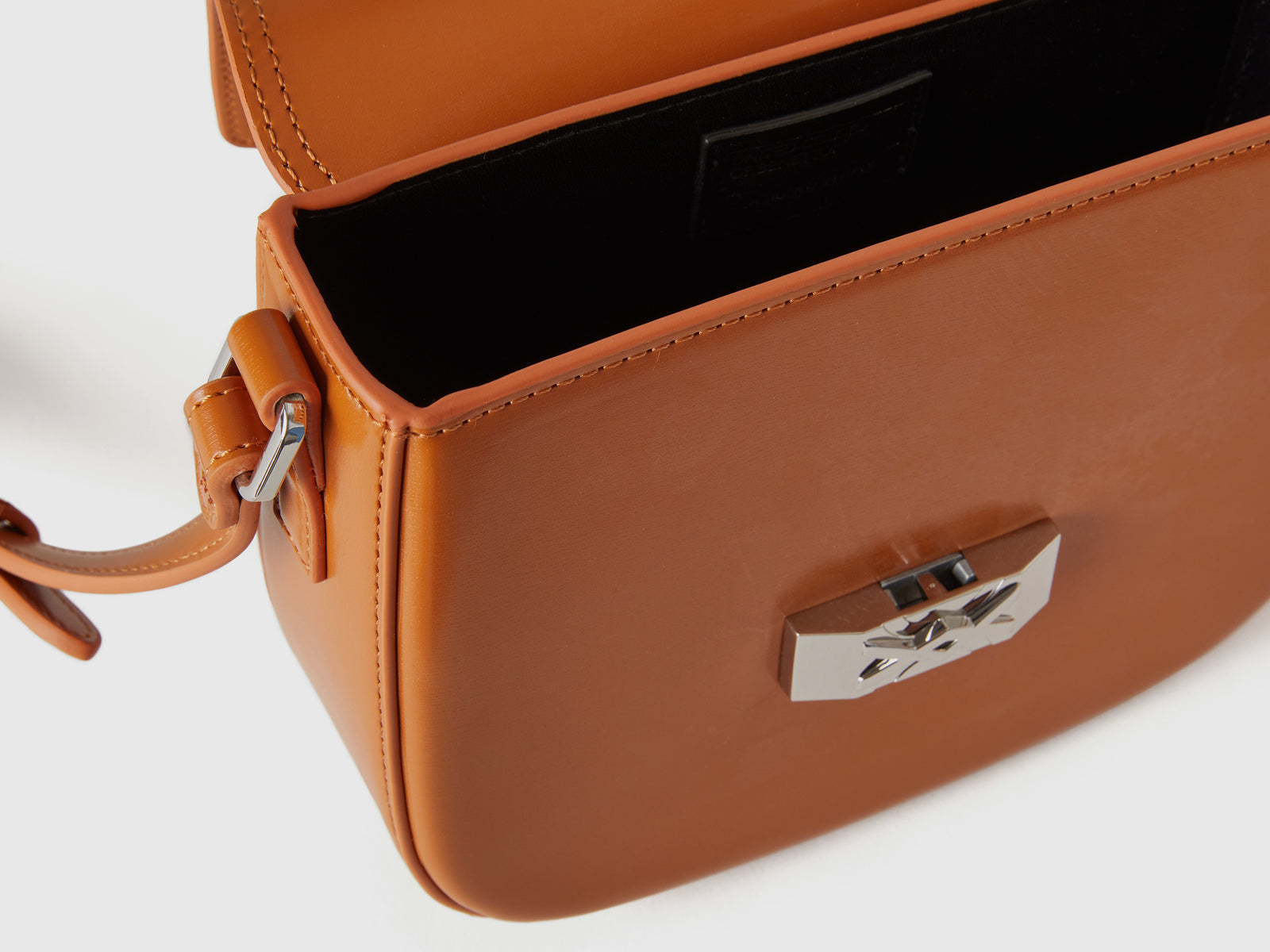 Borsa piccola a tracolla effetto vernice da donna bruciato 3 | Benetton Outlet