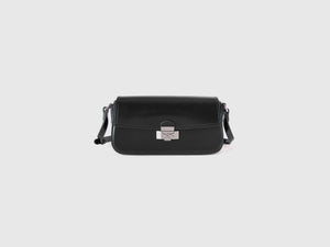 Bolso baguette de charol