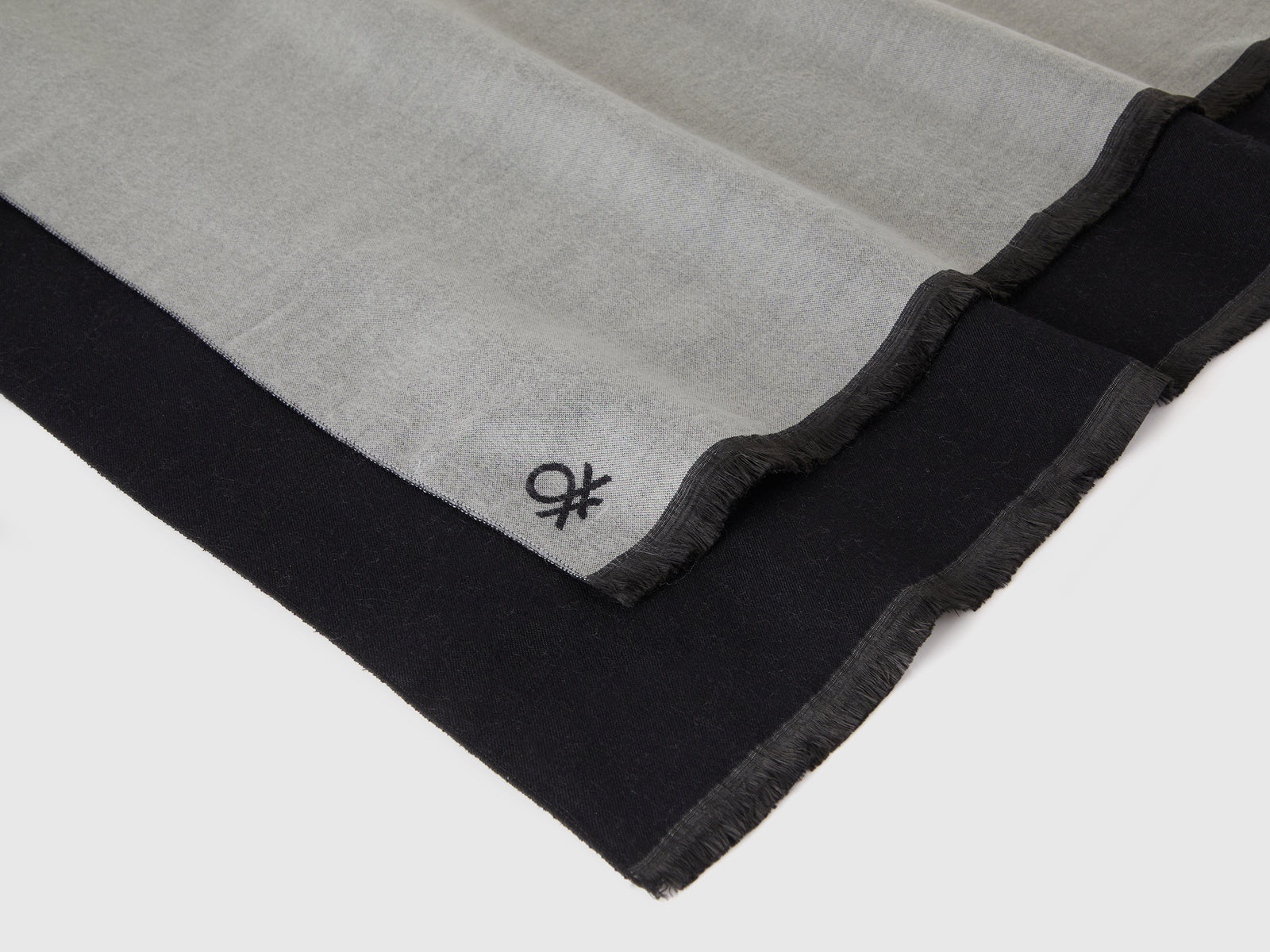 Sciarpa bicolor con frange da donna grigio 2 | Benetton Outlet