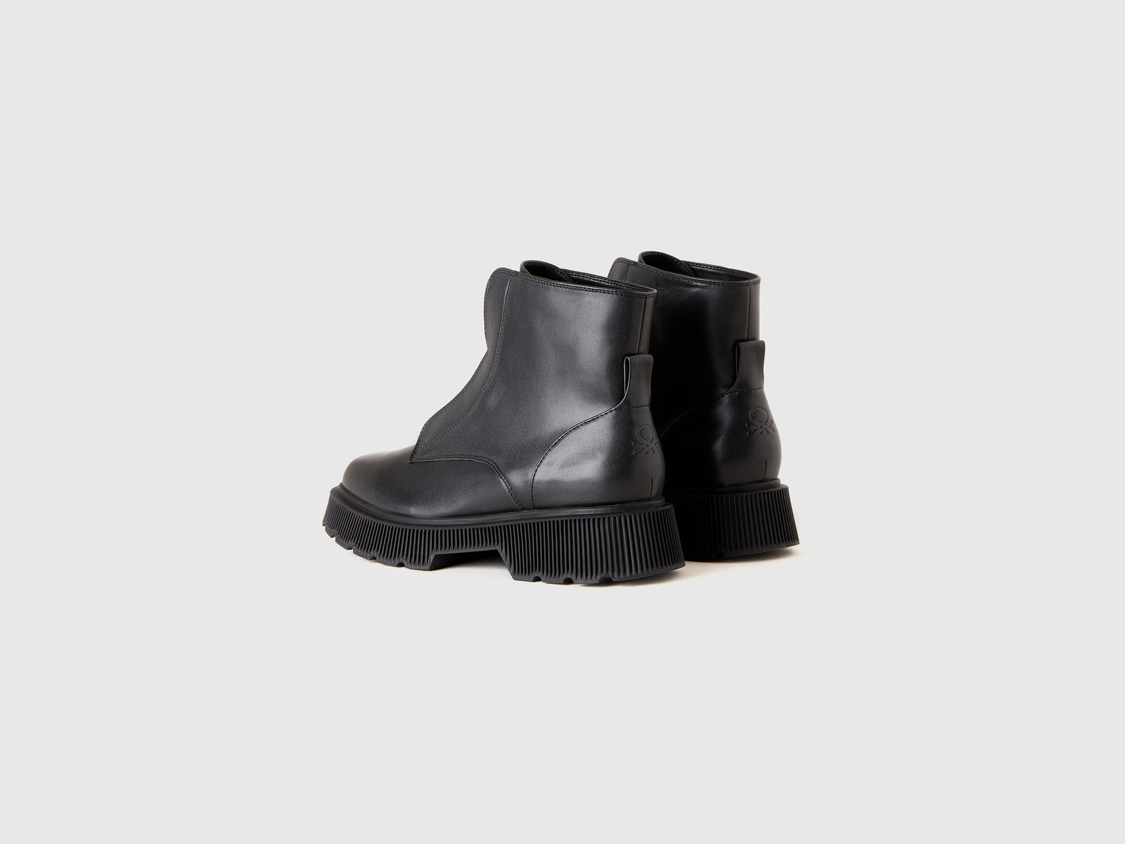 Anfibi con zip da donna nero 2 | Benetton Outlet