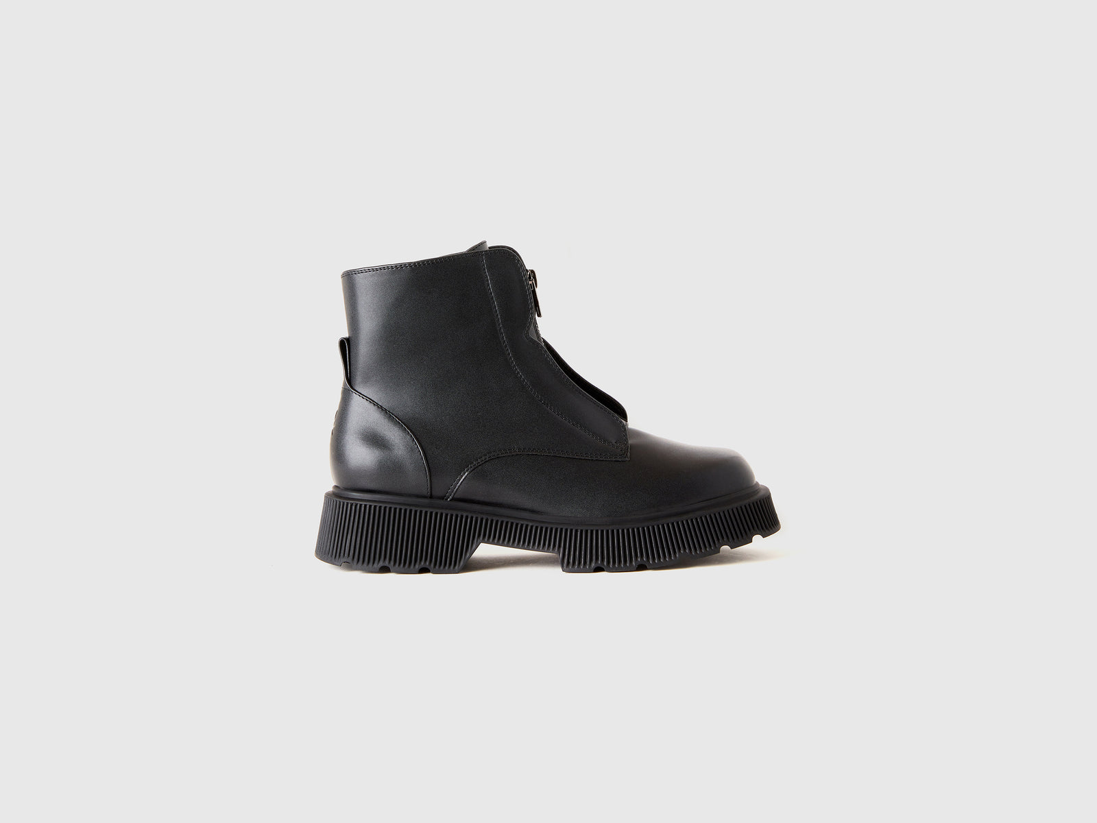 Anfibi con zip da donna nero | Benetton Outlet