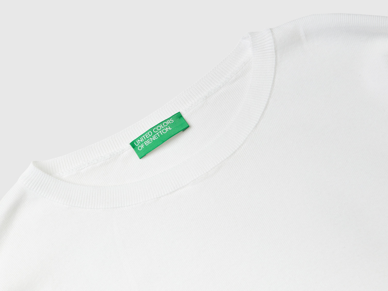 Maglia in cotone con scollo rotondo da donna bianco 3 | Benetton Outlet