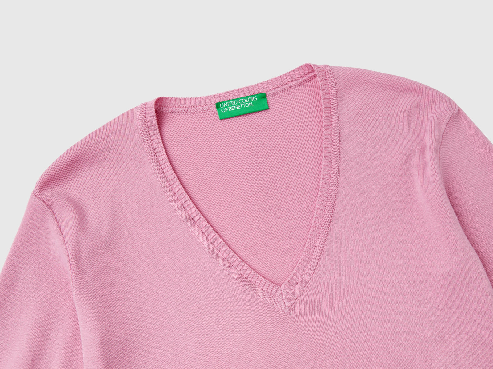 Maglia in puro cotone con scollo a V da donna rosa pastello 3 | Benetton Outlet