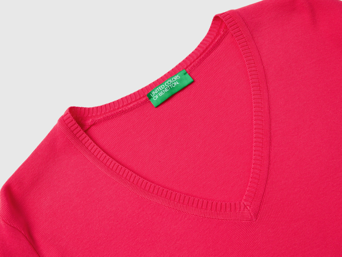 Maglia in puro cotone con scollo a V