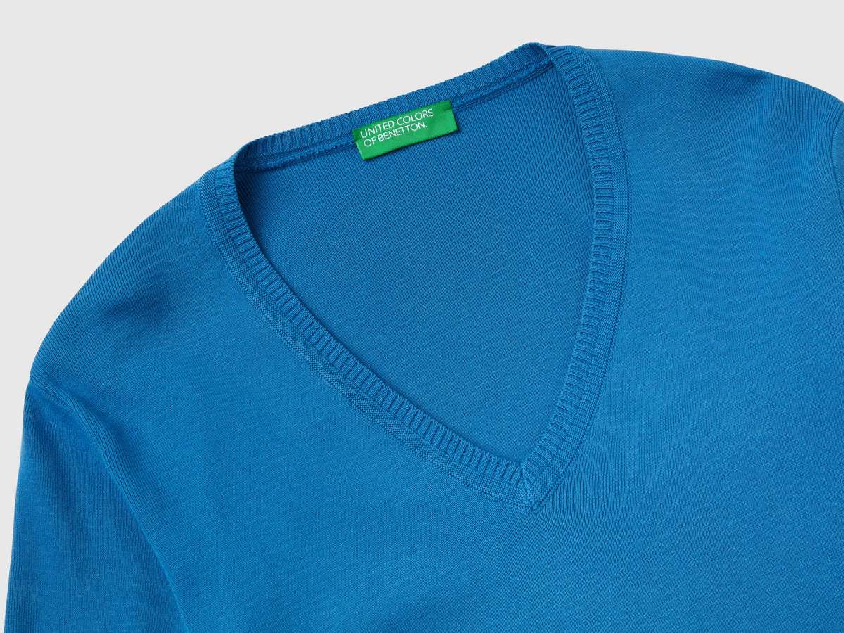 Maglia in puro cotone con scollo a V