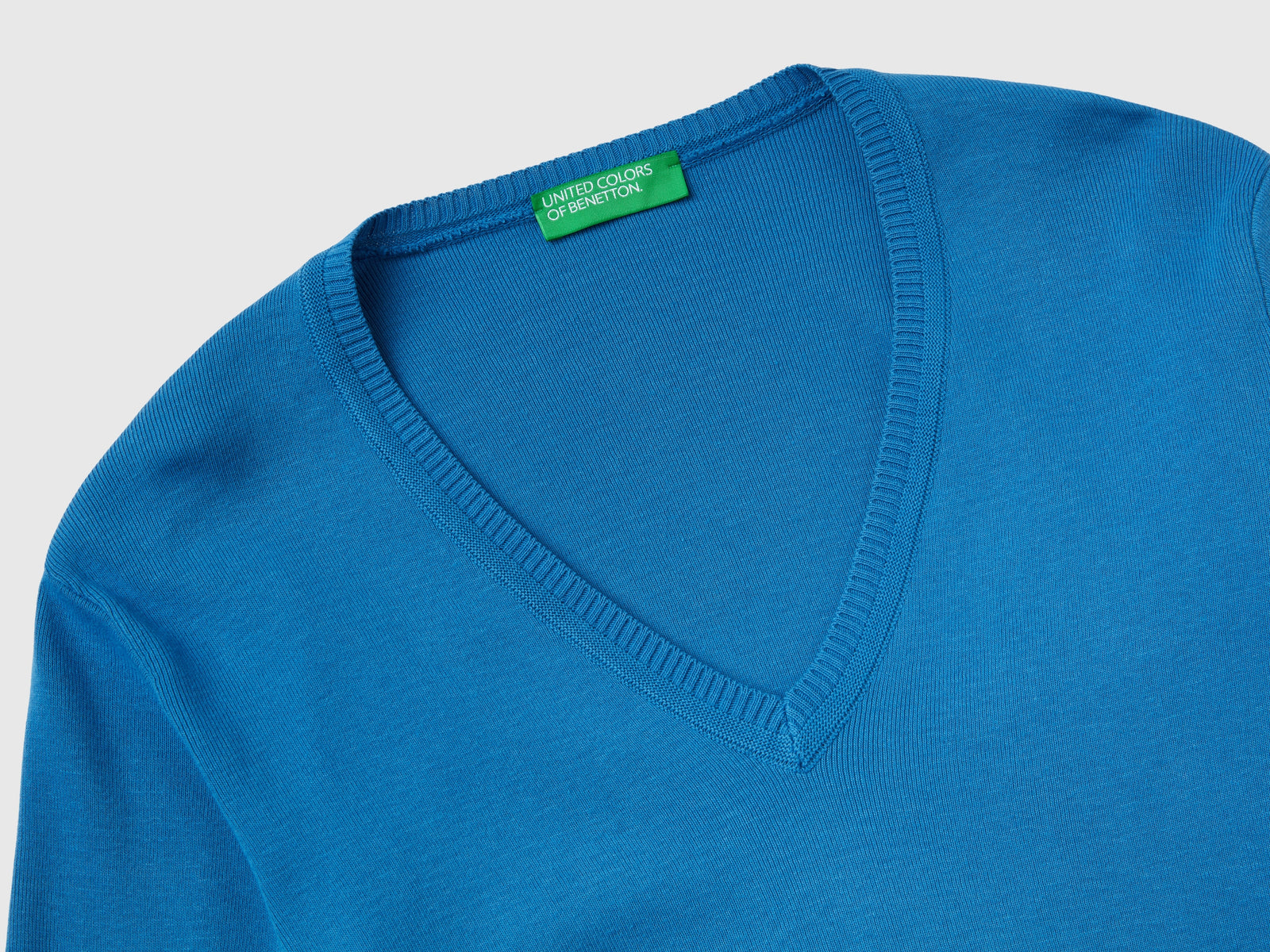 Maglia in puro cotone con scollo a V da donna blu 3 | Benetton Outlet