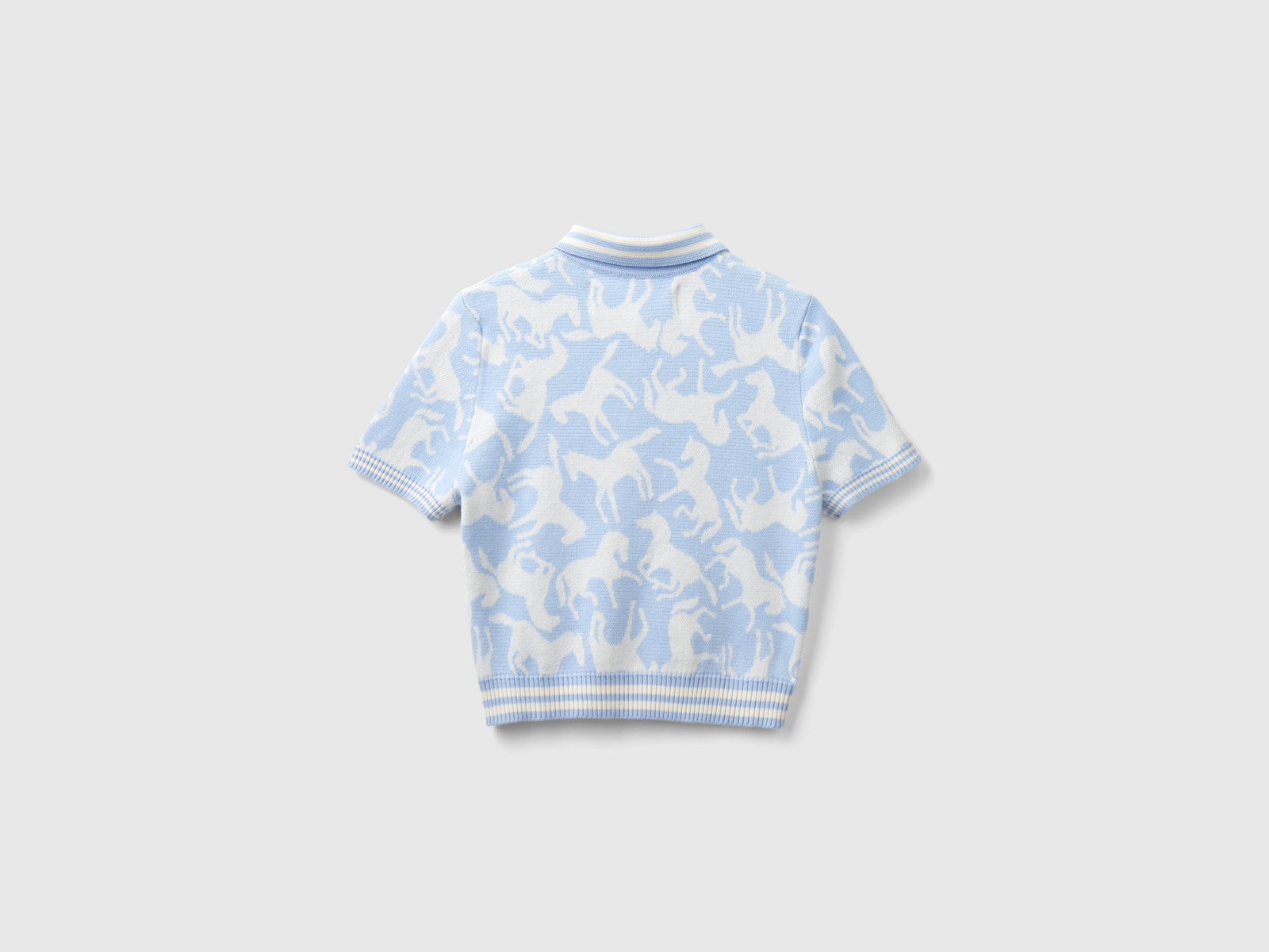 Polo cropped con cavalli da donna celeste 2 | Benetton Outlet