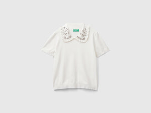 Maglia con strass sul colletto