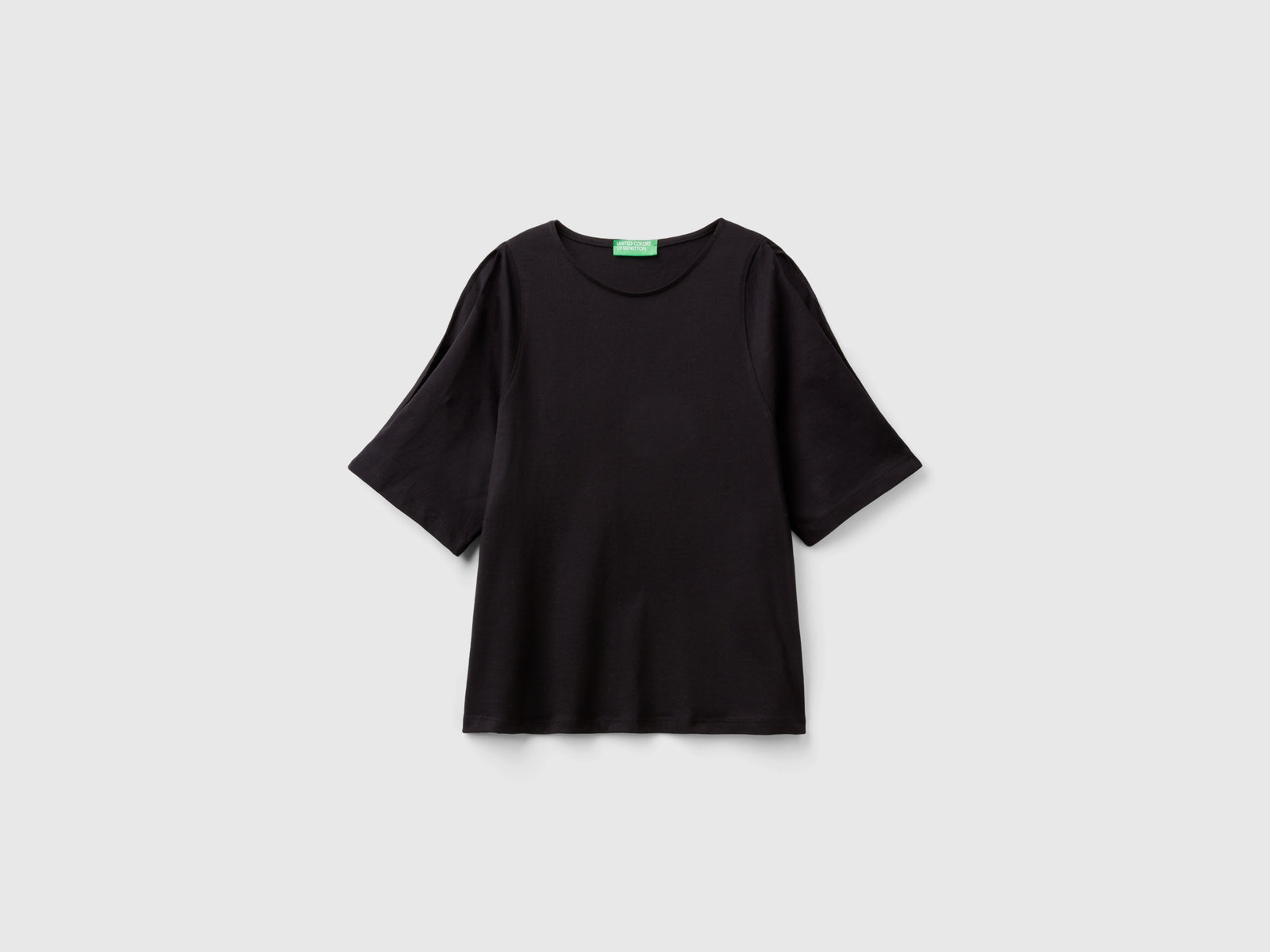 Maglietta con manica cut out da donna nero | Benetton Outlet