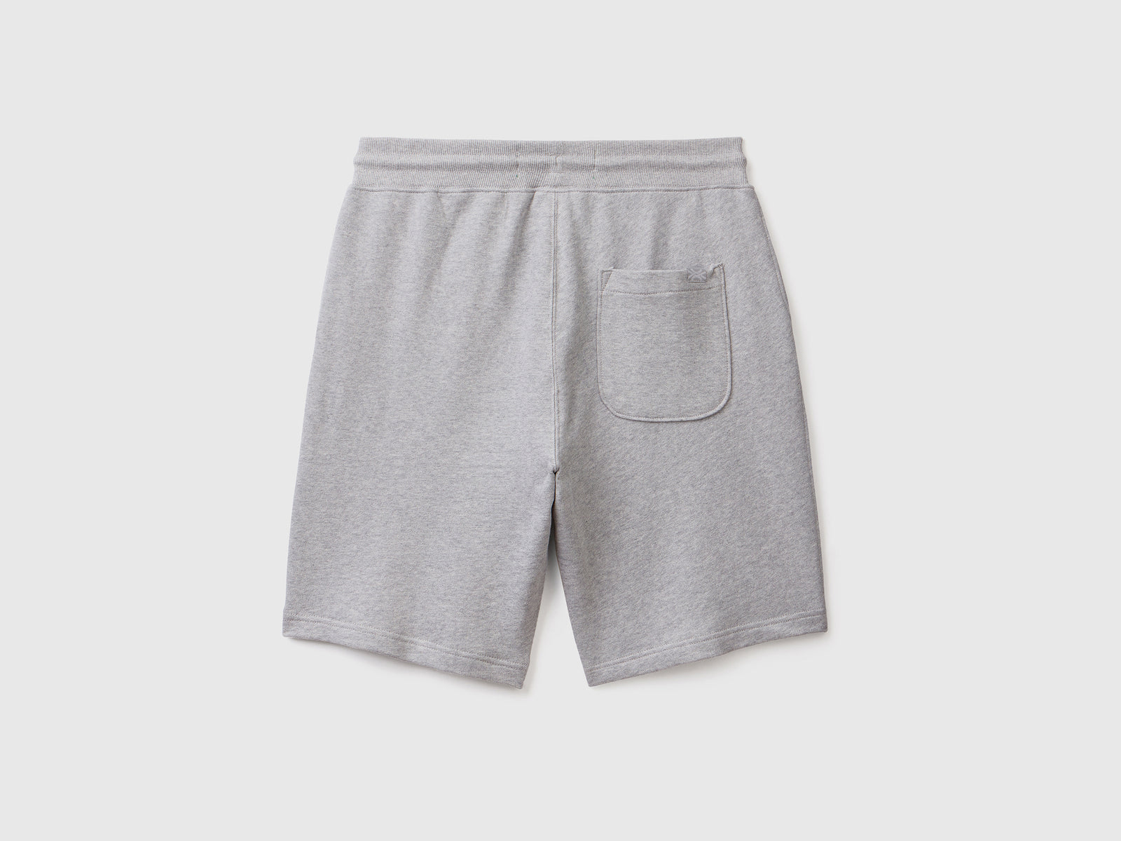 Bermuda in felpa 100% cotone da uomo grigio chiaro 2 | Benetton Outlet