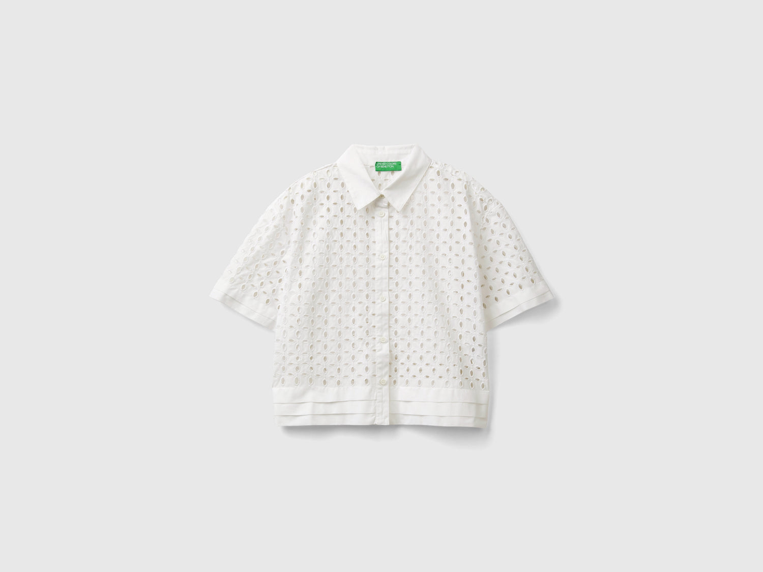 Camicia manica corta in sangallo da donna bianco | Benetton Outlet