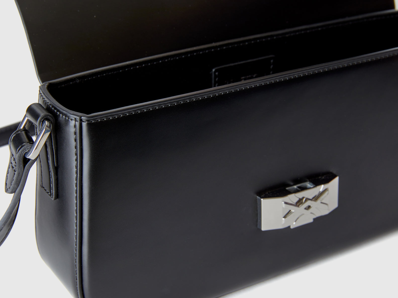 Borsa baguette in tessuto spalmato da donna nero 3 | Benetton Outlet
