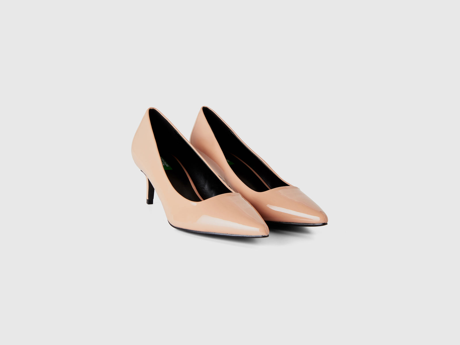 Decolleté con tacco in vernice da donna beige 3 | Benetton Outlet