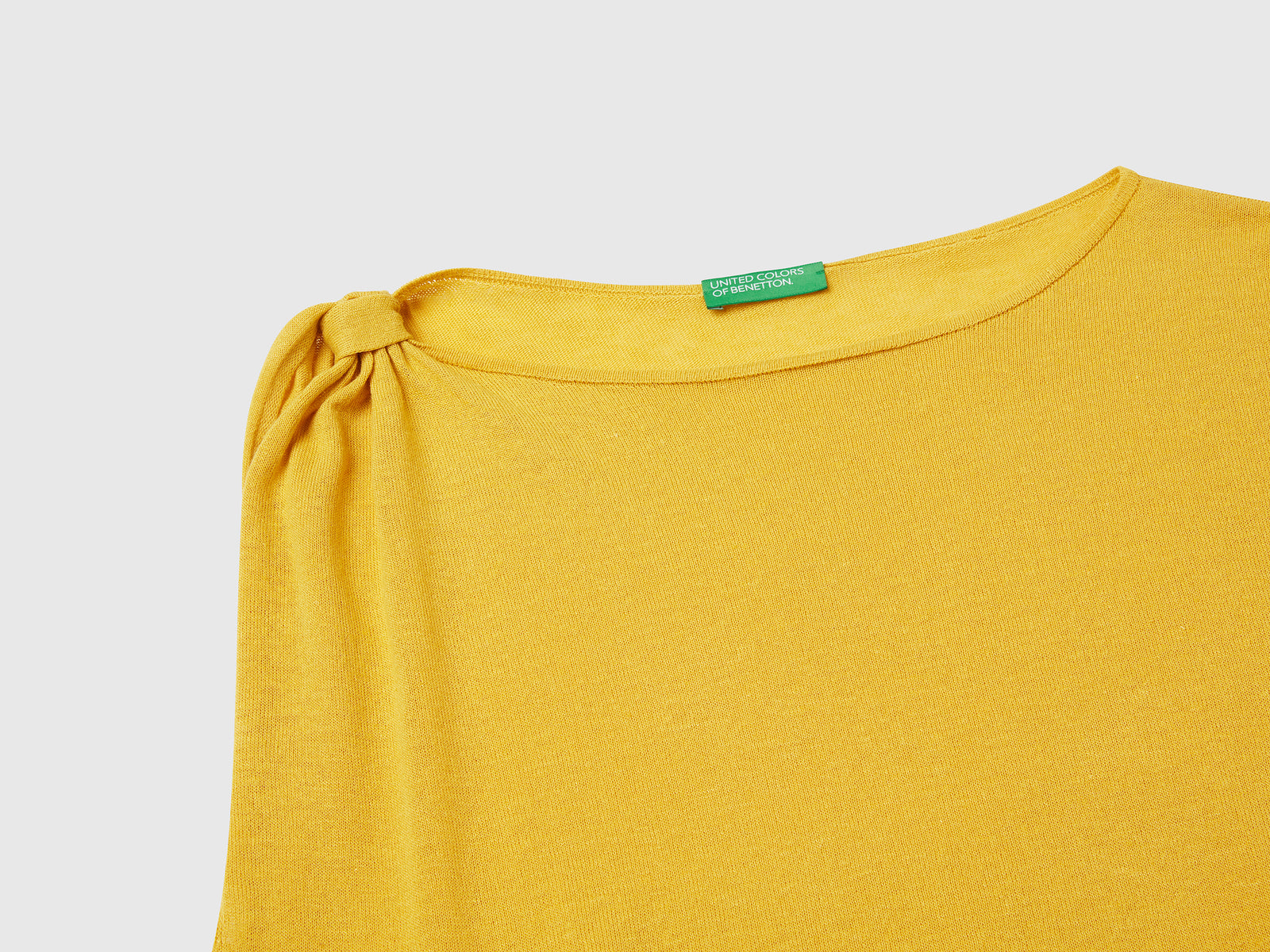 Asymmetrical sweater in linen blend da donna senape 3 | Benetton Outlet