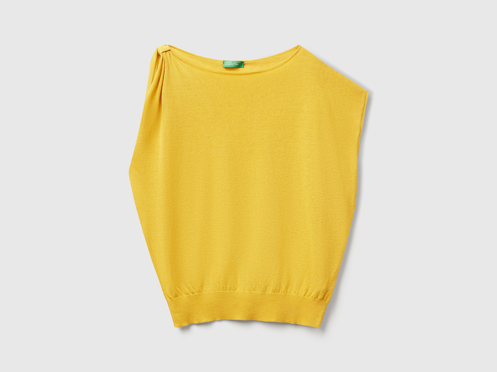 Asymmetrical sweater in linen blend da donna senape | Benetton Outlet