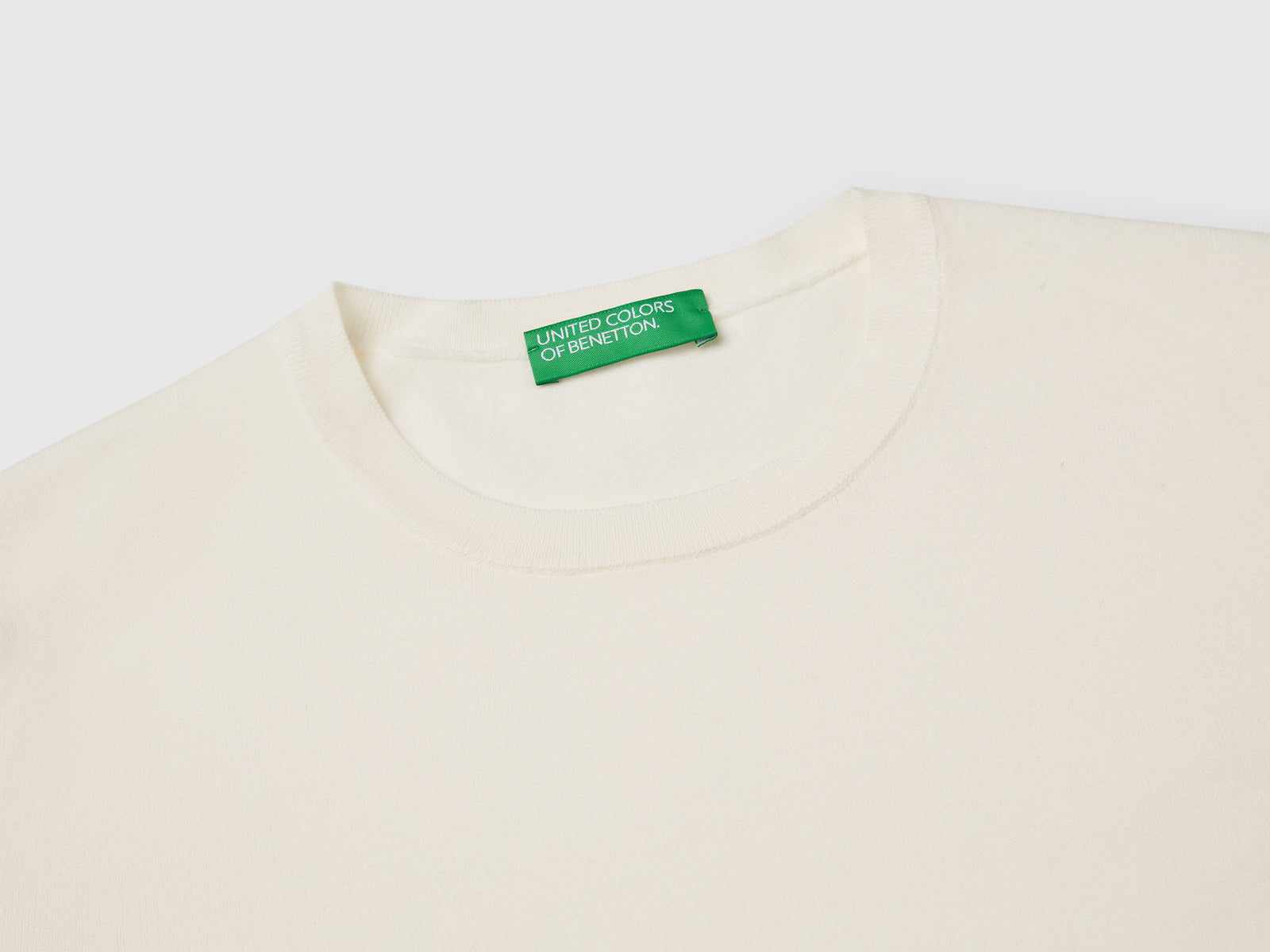 Maglioncino slim fit in misto viscosa da donna bianco 3 | Benetton Outlet