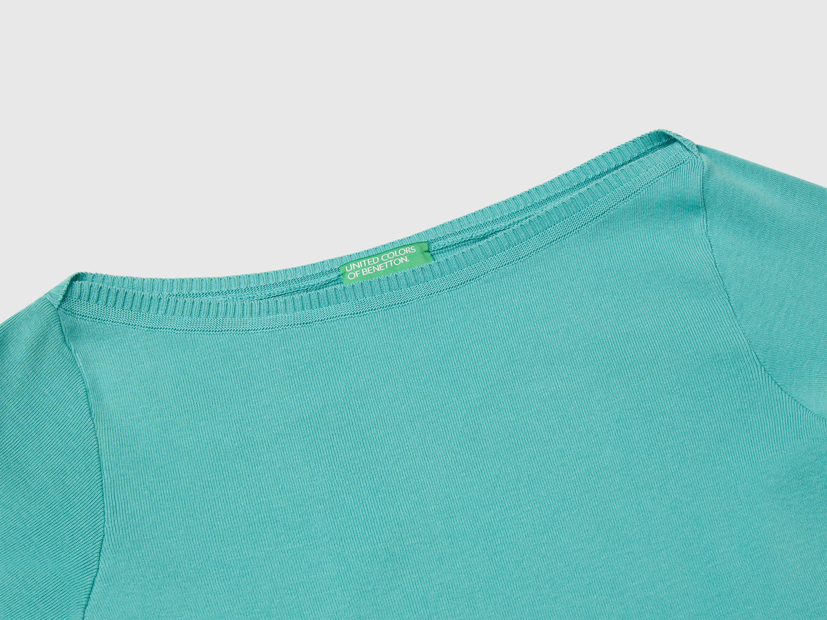 Maglia 100% cotone con scollo a barchetta