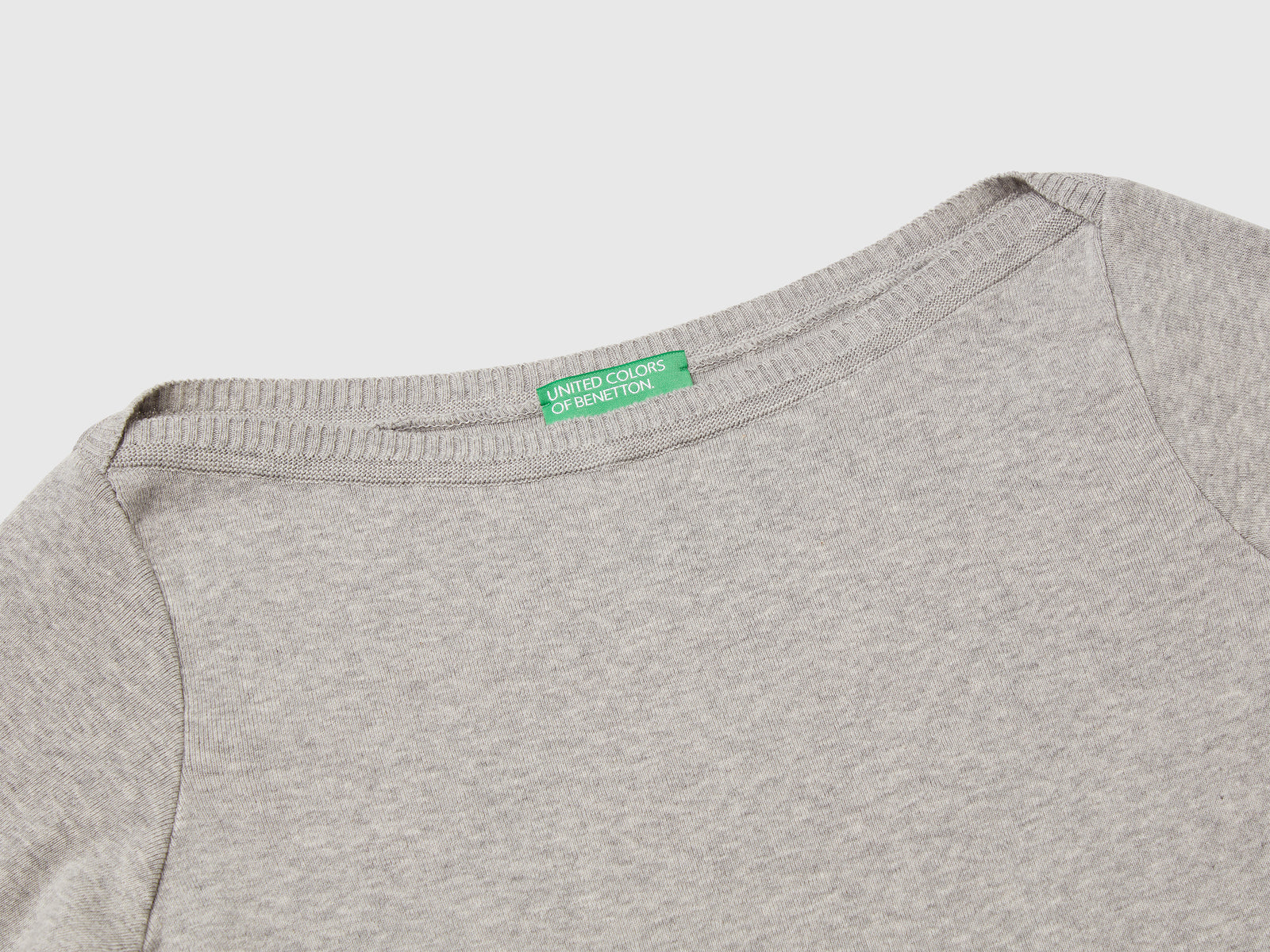 Maglia 100% cotone con scollo a barchetta da donna grigio chiaro 2 | Benetton Outlet