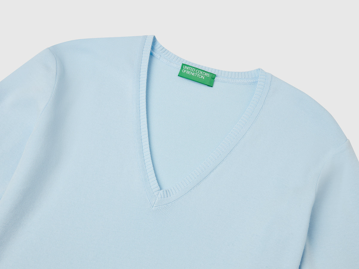 Maglia in puro cotone con scollo a V