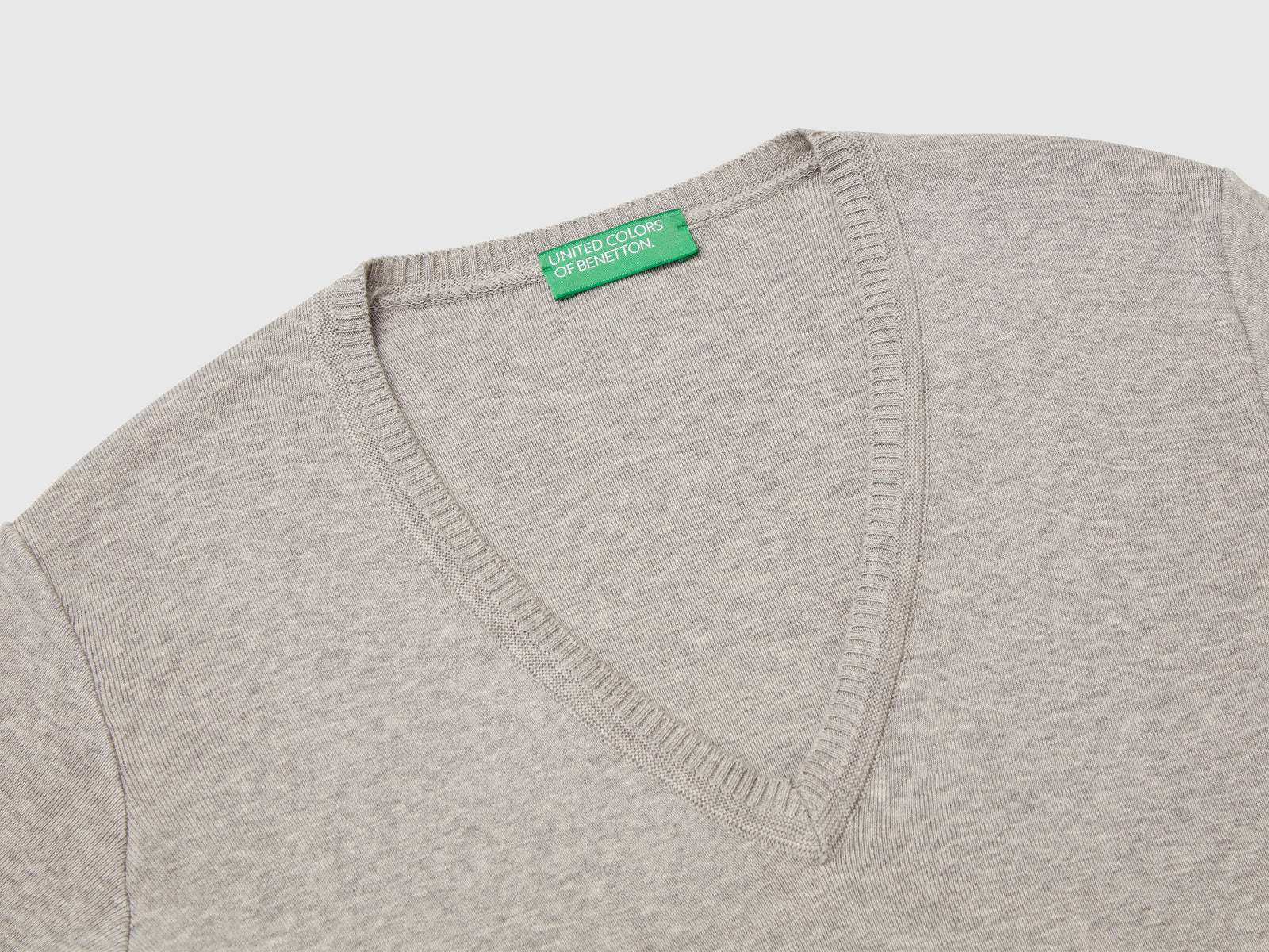 Pure cotton V-neck sweater da donna grigio chiaro 3 | Benetton Outlet