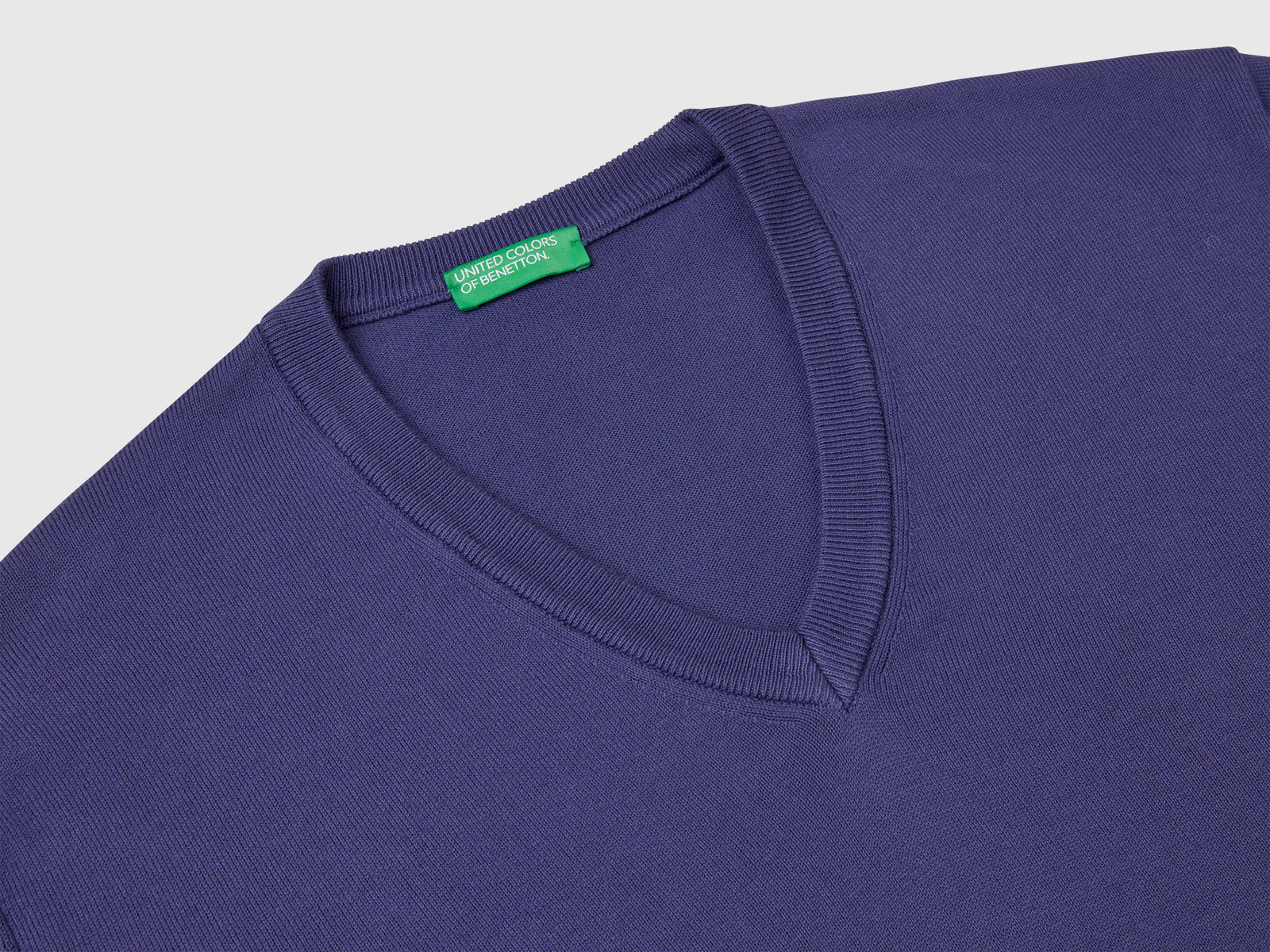 Maglia in puro cotone con scollo a V da uomo blu 3 | Benetton Outlet