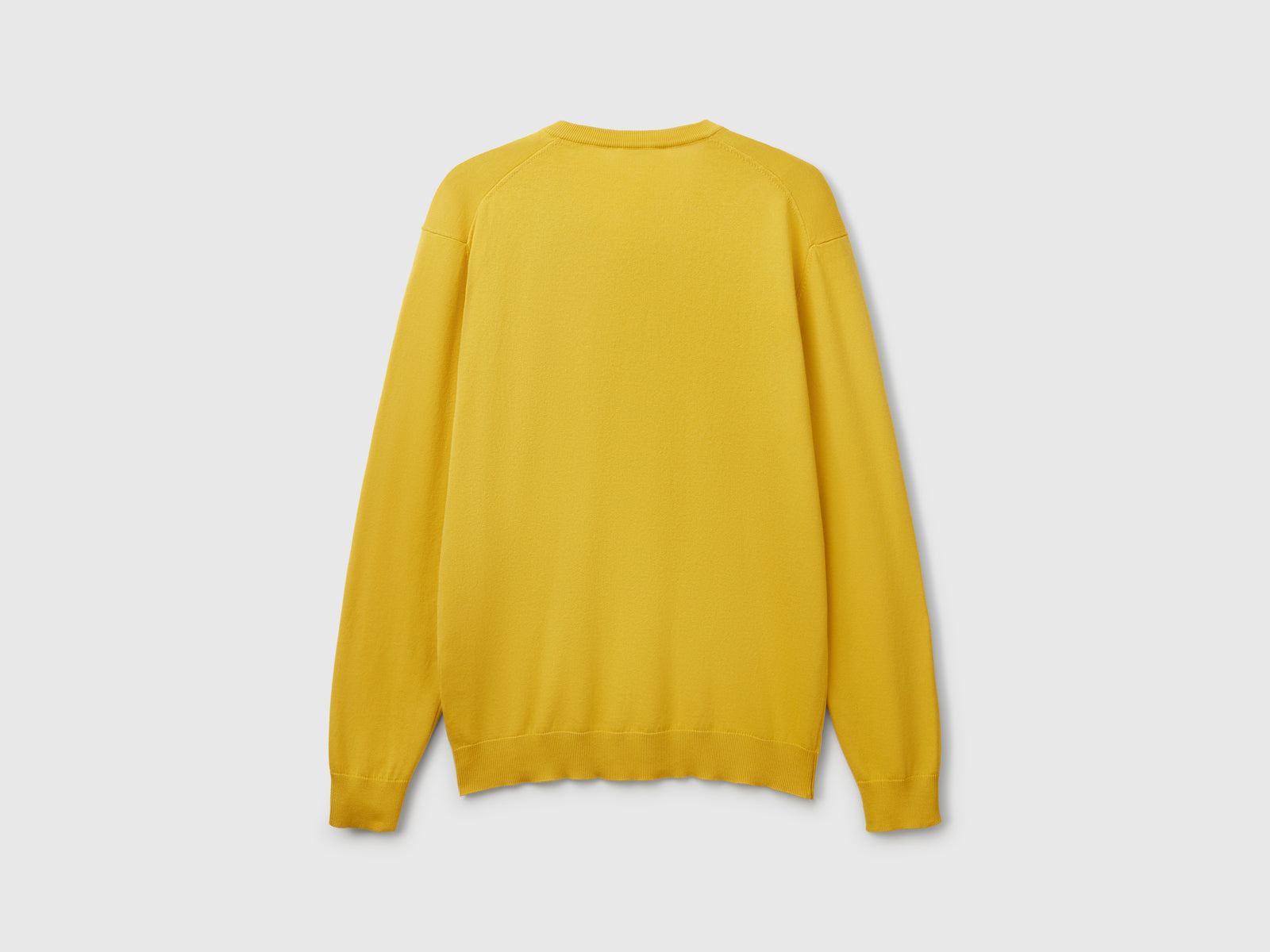 Maglia in puro cotone con scollo a V da uomo senape 2 | Benetton Outlet