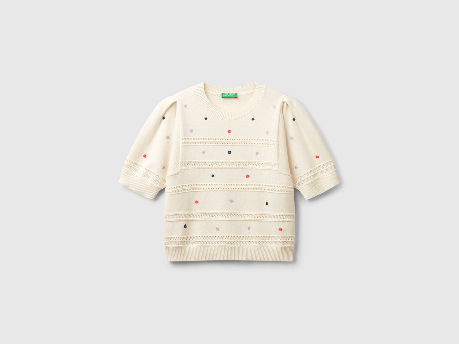 Sweater with embroidered flowers da donna bianco panna | Benetton Outlet