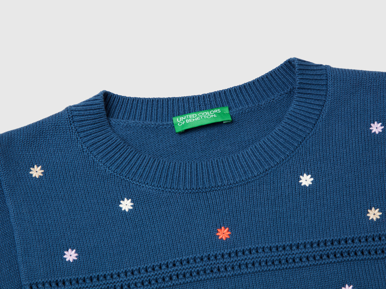 Sweater with embroidered flowers da donna avio 3 | Benetton Outlet
