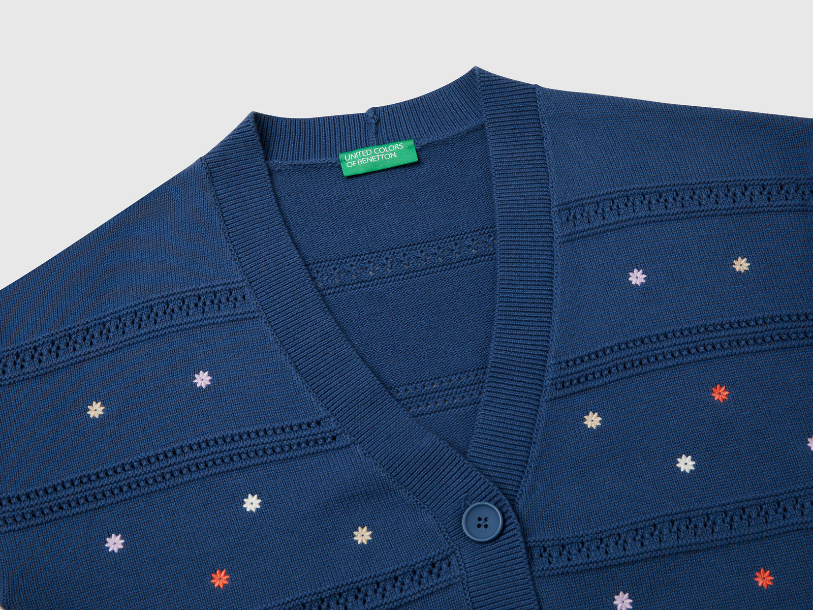 Cardigan con fiori ricamati da donna avio 3 | Benetton Outlet
