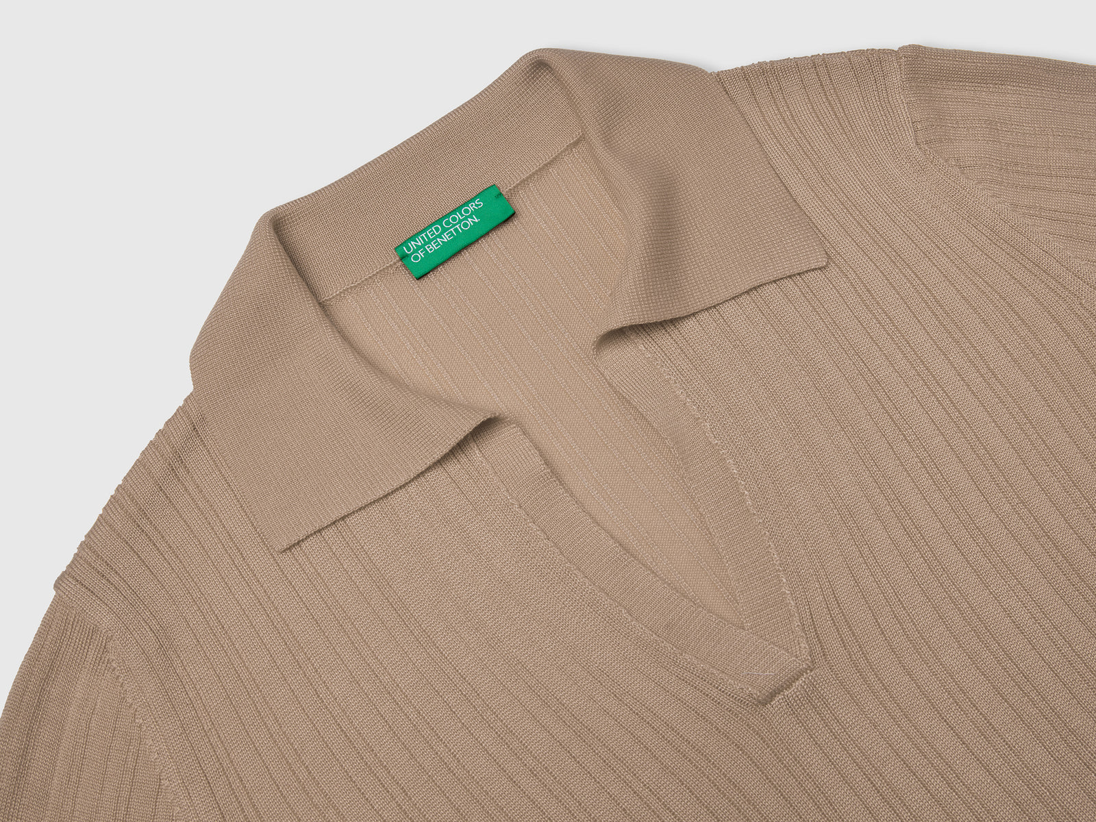 Polo in maglia a manica corta da donna cammello 3 | Benetton Outlet