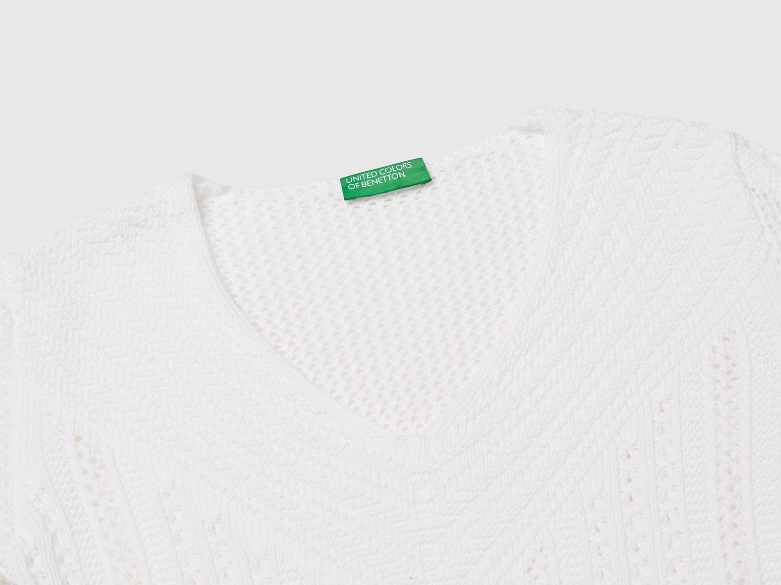 Maglioncino con trafori da donna bianco 3 | Benetton Outlet