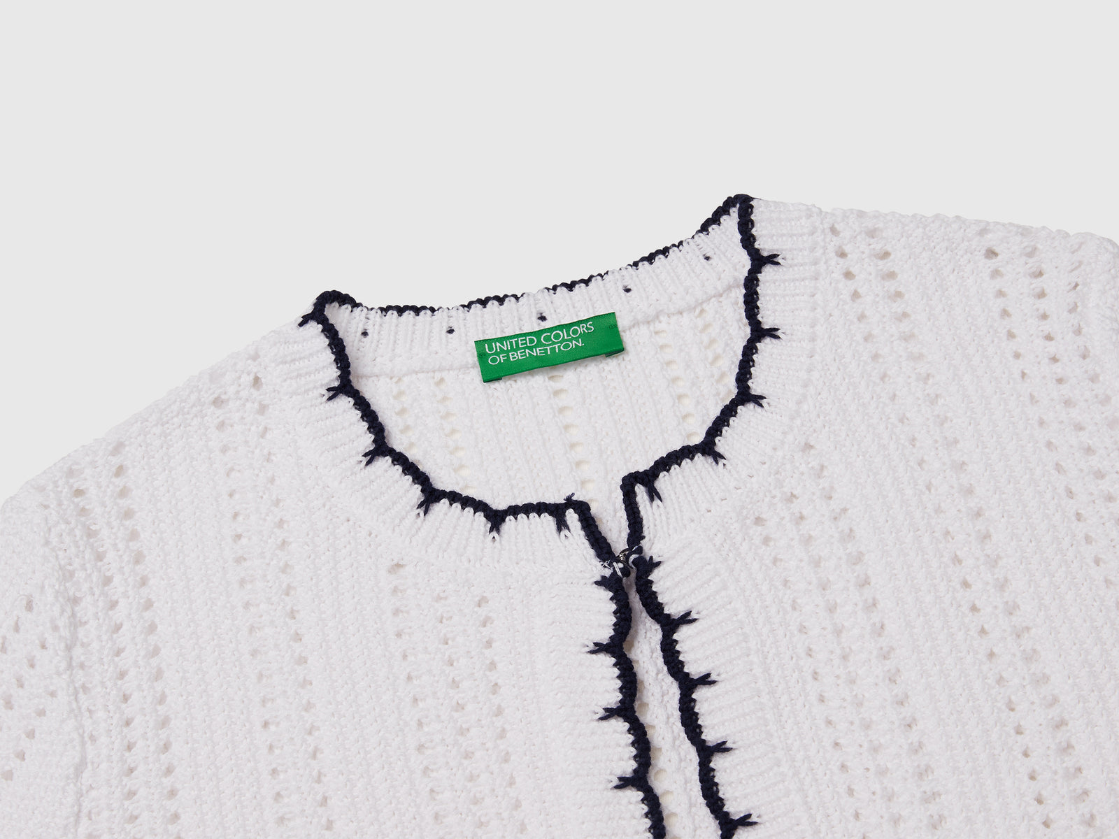 Cardigan cropped traforato da donna bianco 3 | Benetton Outlet