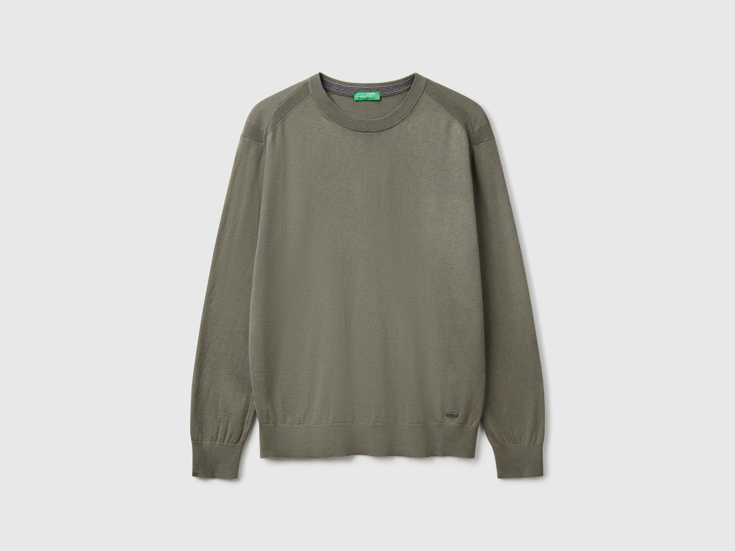 Maglione in misto viscosa e seta da uomo verde militare | Benetton Outlet