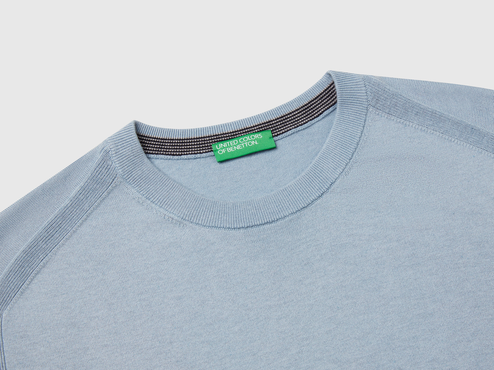 Maglione in misto viscosa e seta da uomo azzurro 3 | Benetton Outlet