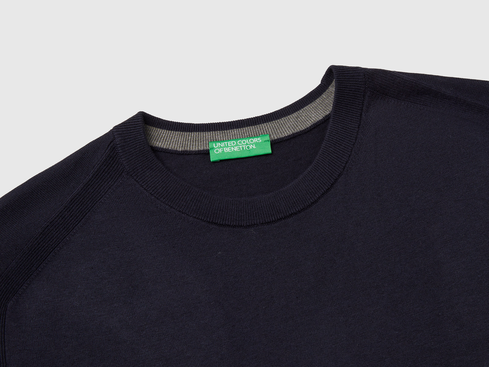 Maglione in misto viscosa e seta da uomo blu scuro 3 | Benetton Outlet