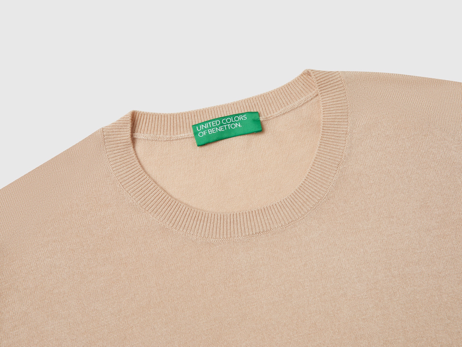Maglia manica lunga in misto seta da donna beige 3 | Benetton Outlet