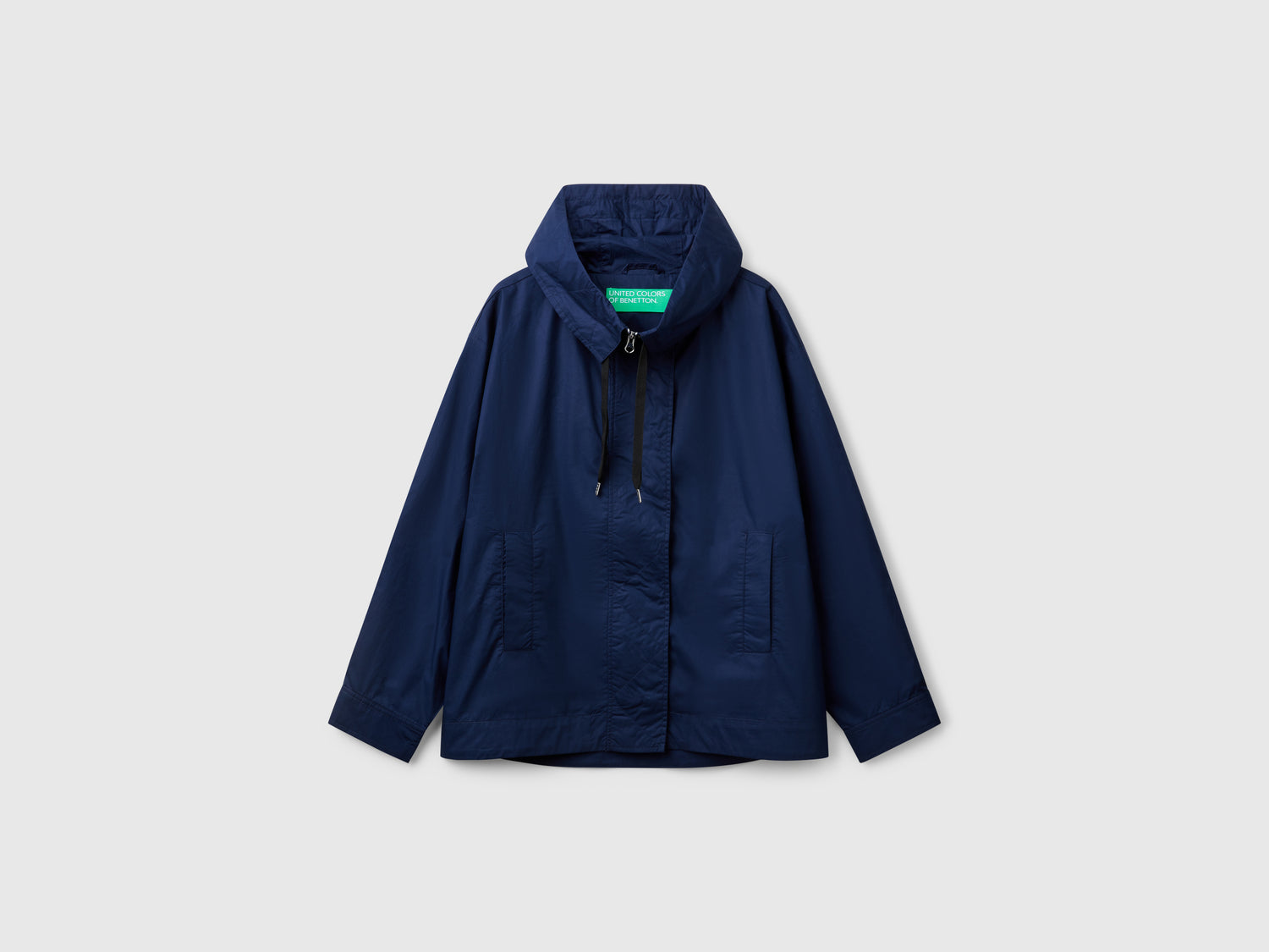 Giubbino over fit in nylon da donna blu scuro | Benetton Outlet