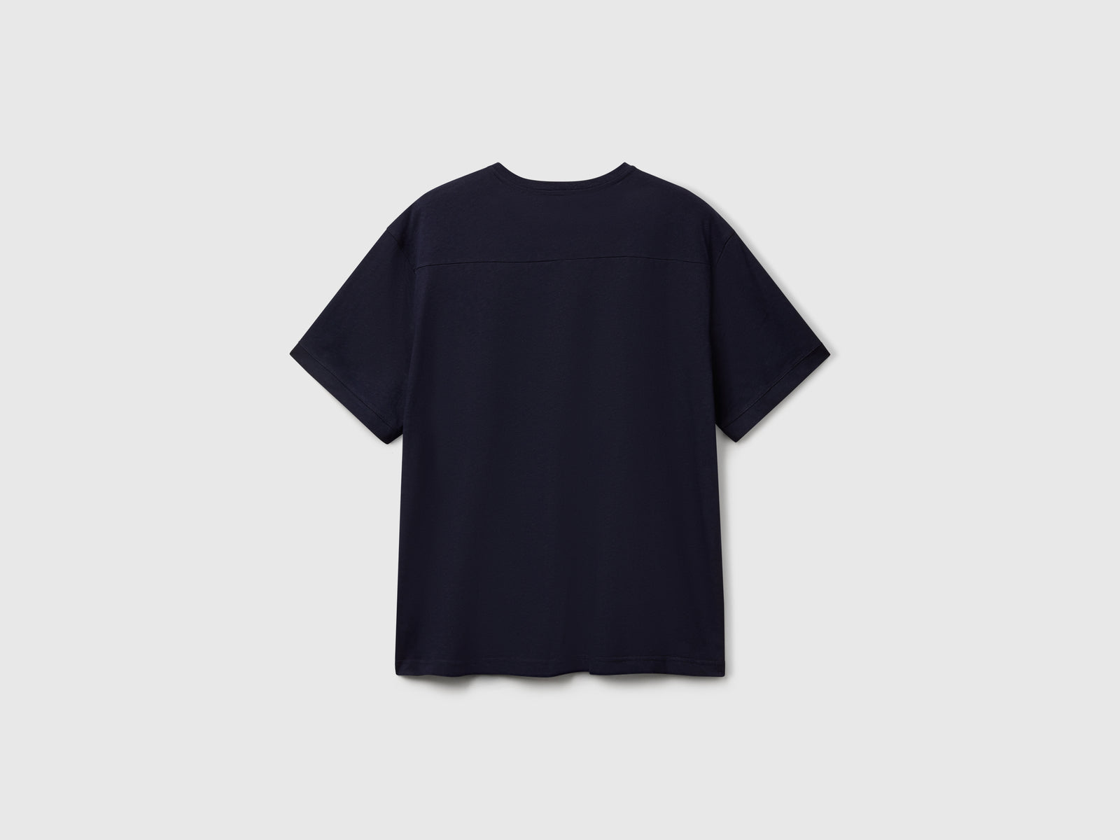 Maglietta con taschino in misto lino da uomo blu scuro 2 | Benetton Outlet