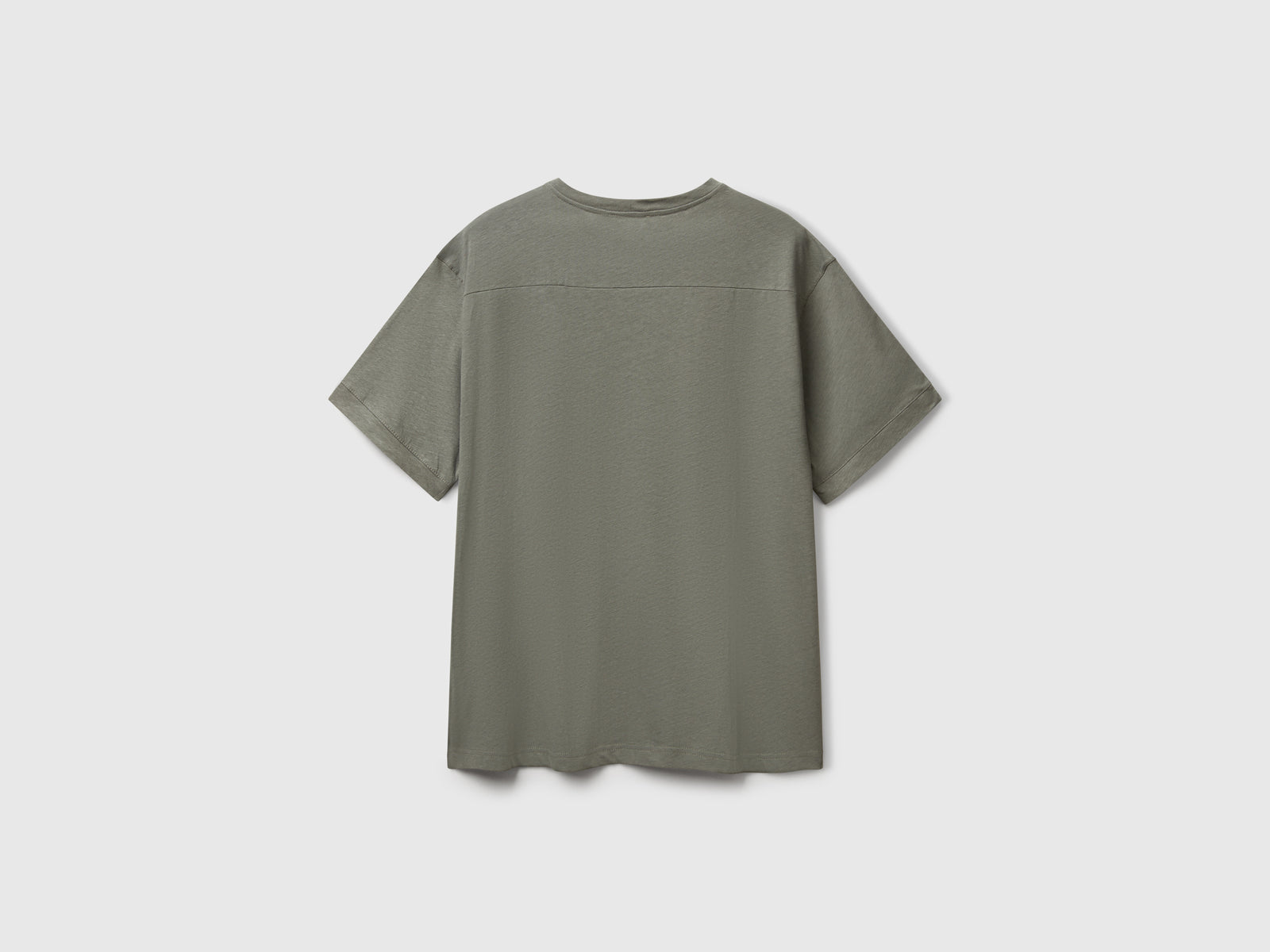 Maglietta con taschino in misto lino da uomo verde militare 2 | Benetton Outlet