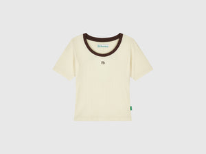 T-shirt con apertura sulla schiena