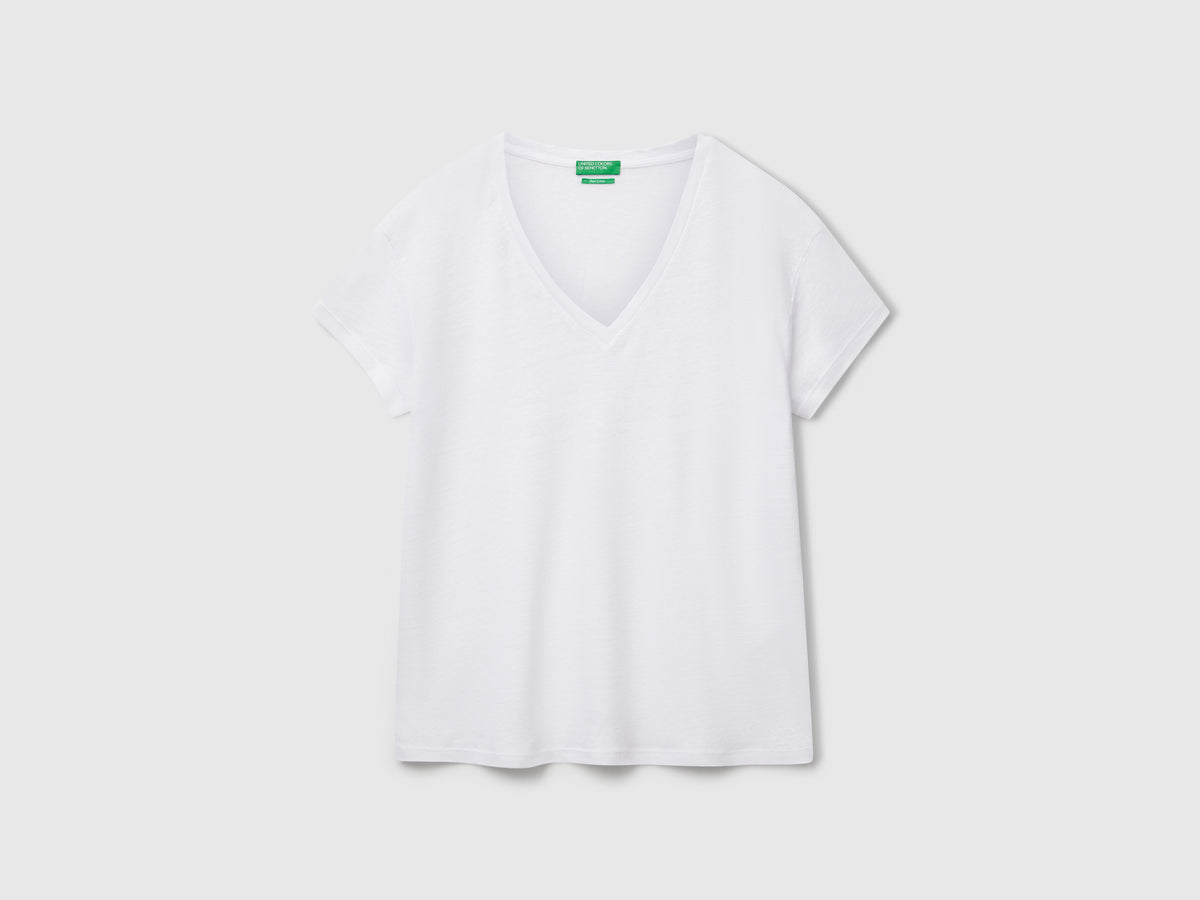 T-shirt scollo a V in puro lino