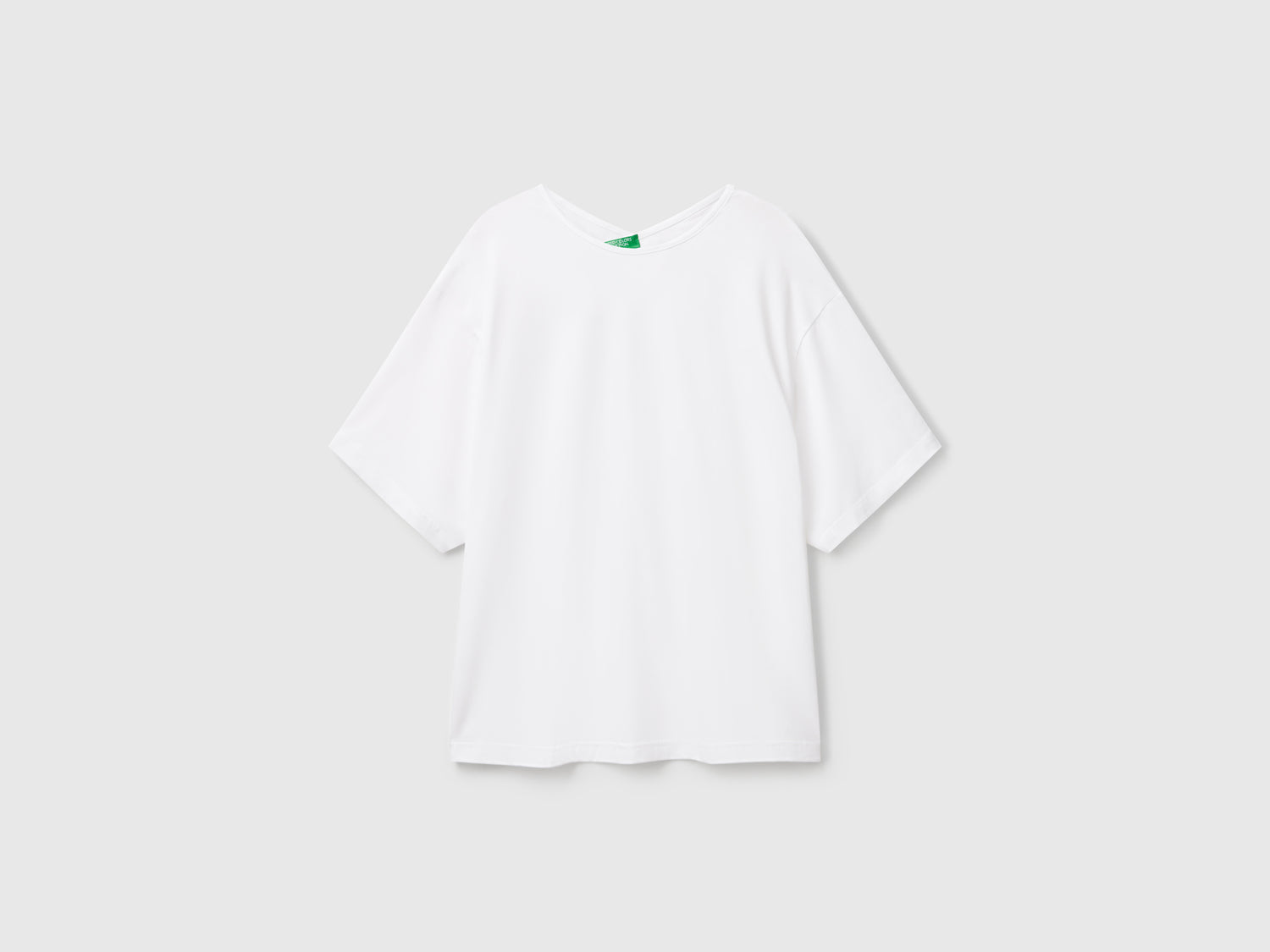 T-shirt con incrocio sul retro da donna bianco | Benetton Outlet