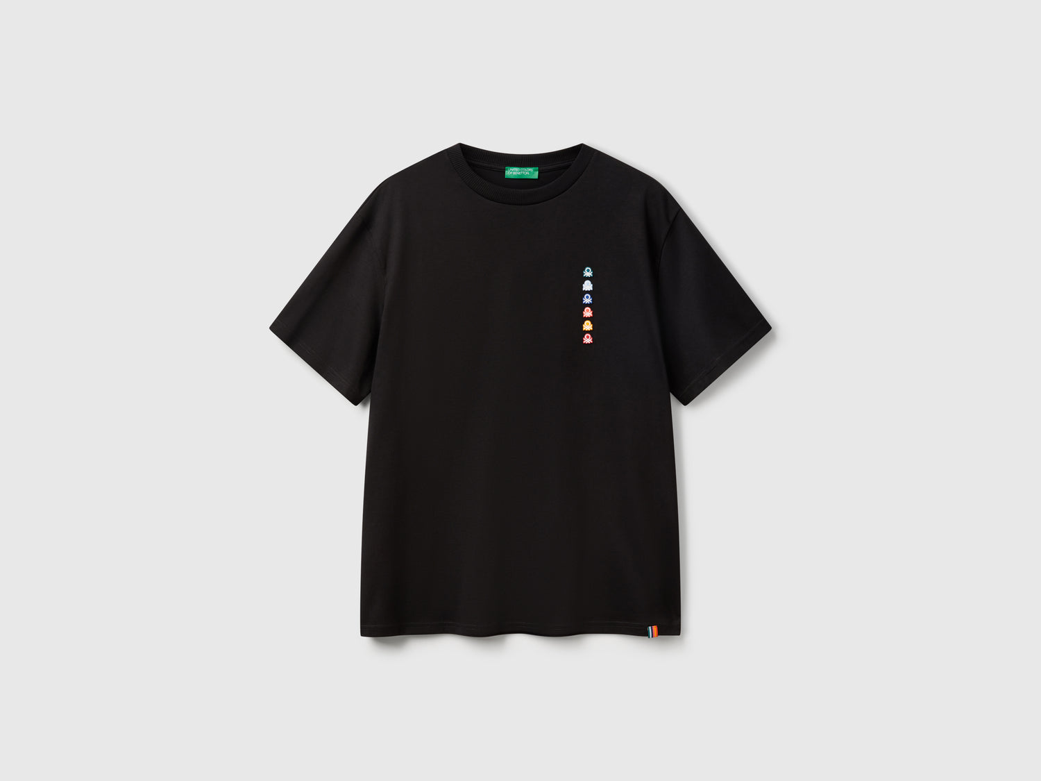 T-shirt over fit con patch da uomo nero | Benetton Outlet