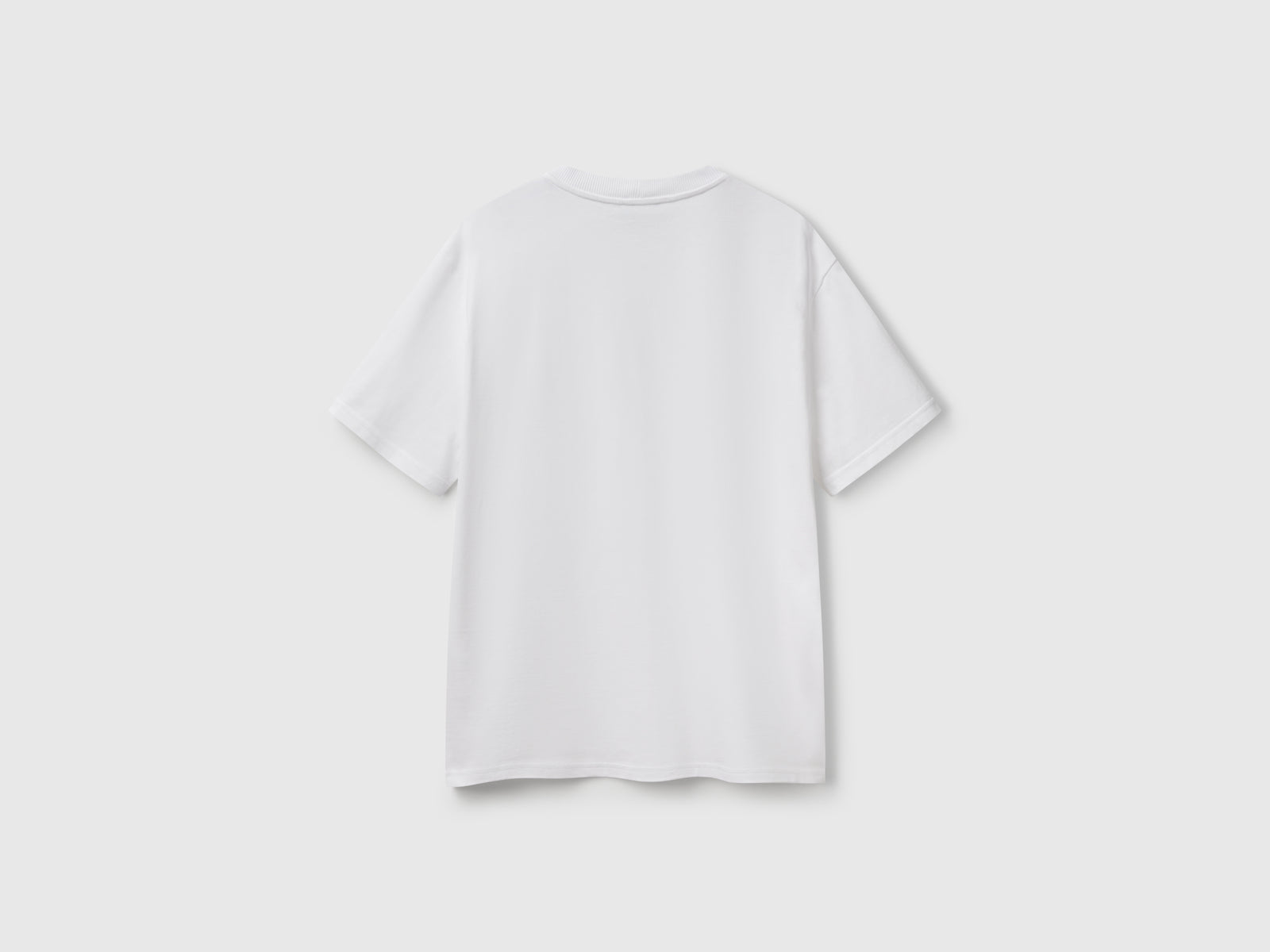T-shirt over fit con patch da uomo bianco 2 | Benetton Outlet