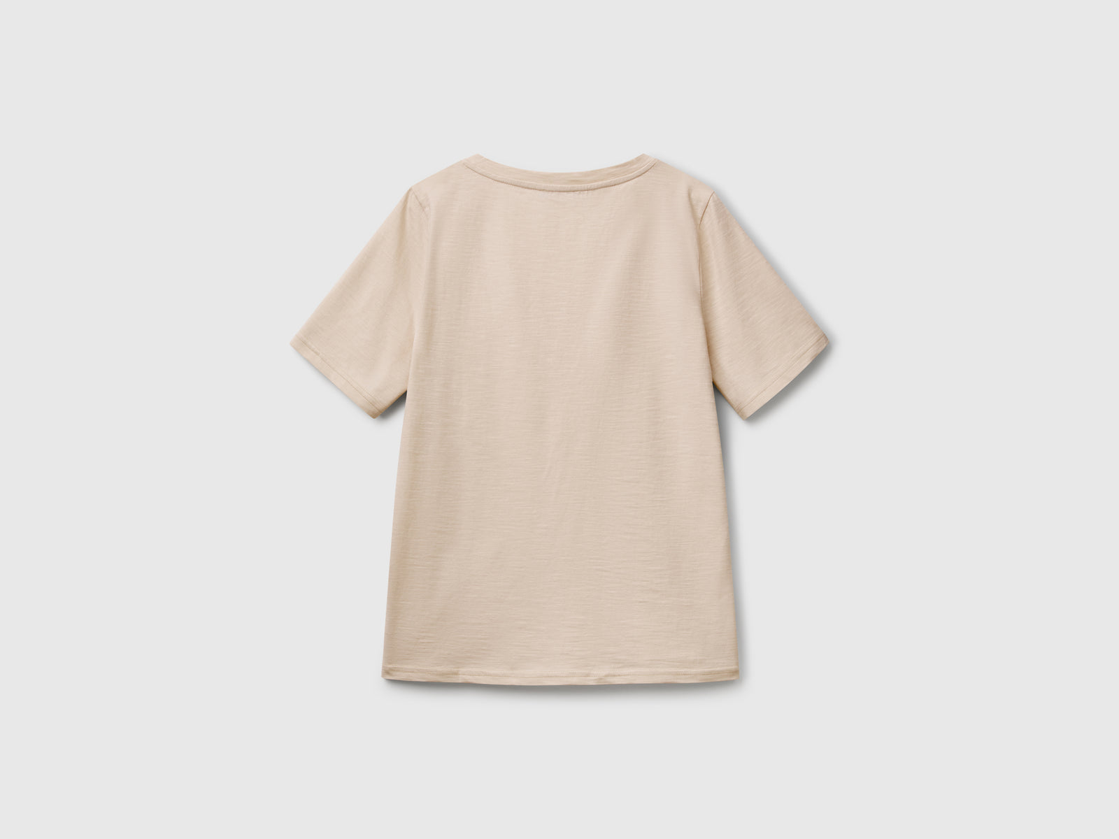 T-shirt scollo a V in cotone fiammato da donna cammello 2 | Benetton Outlet