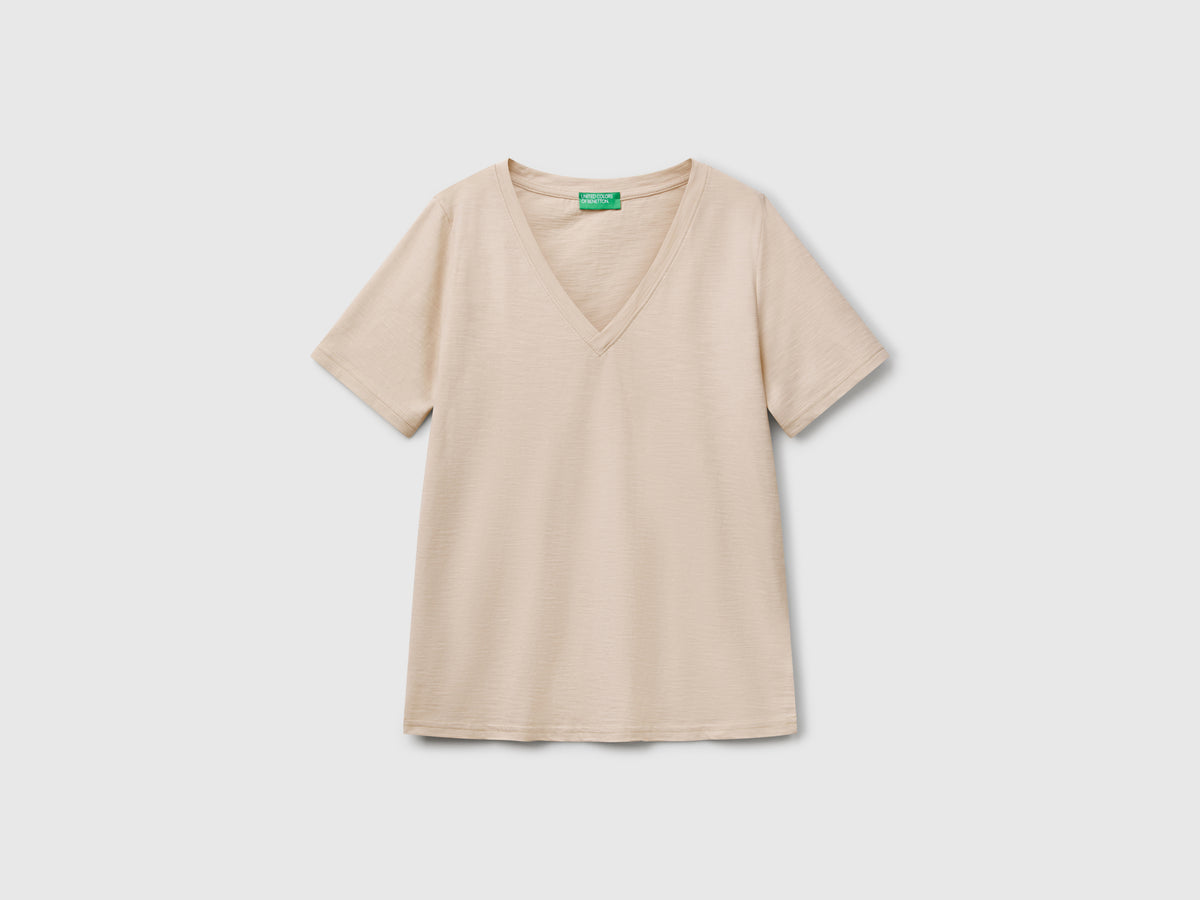 T-shirt scollo a V in cotone fiammato