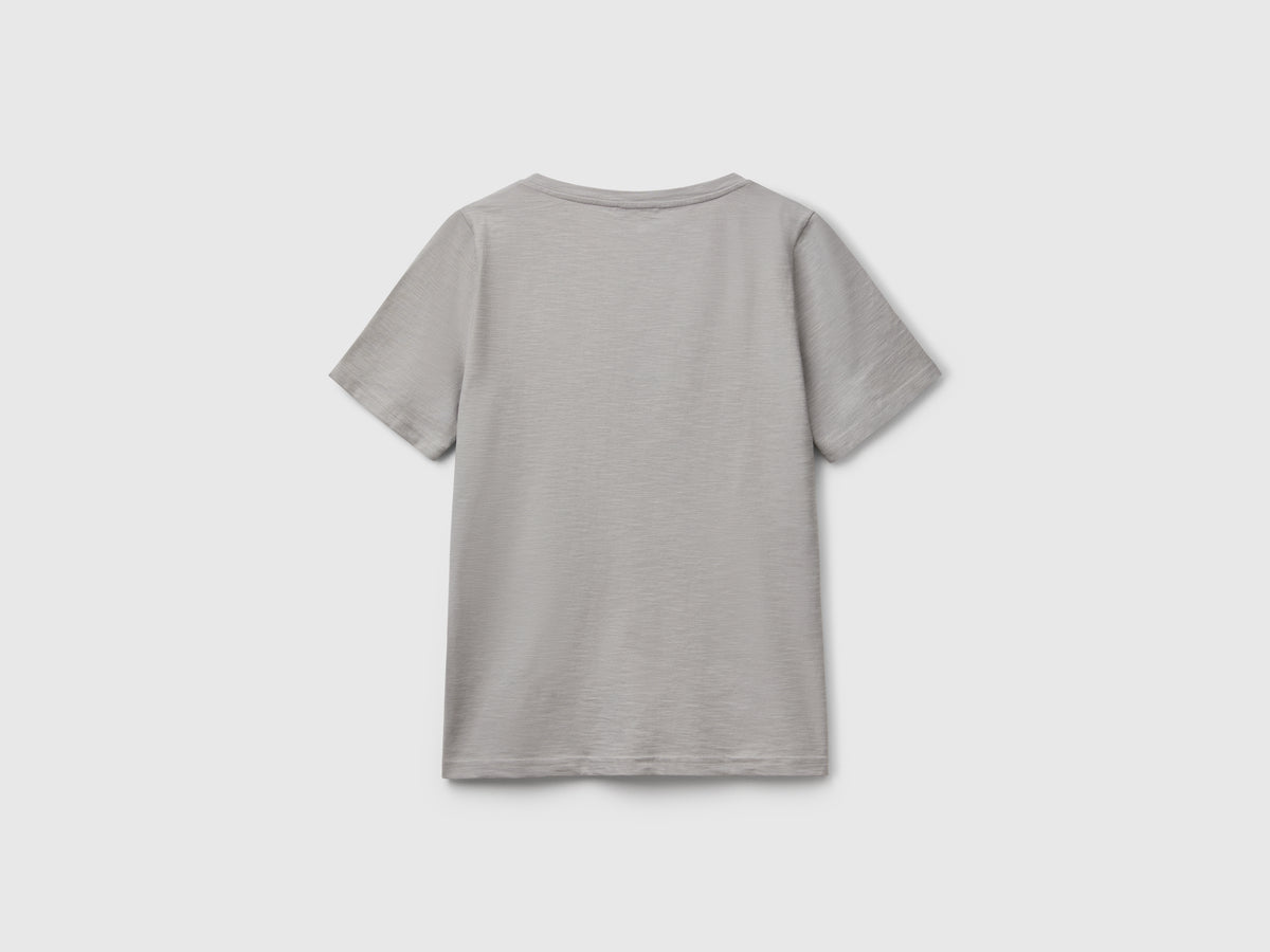 T-shirt scollo a V in cotone fiammato